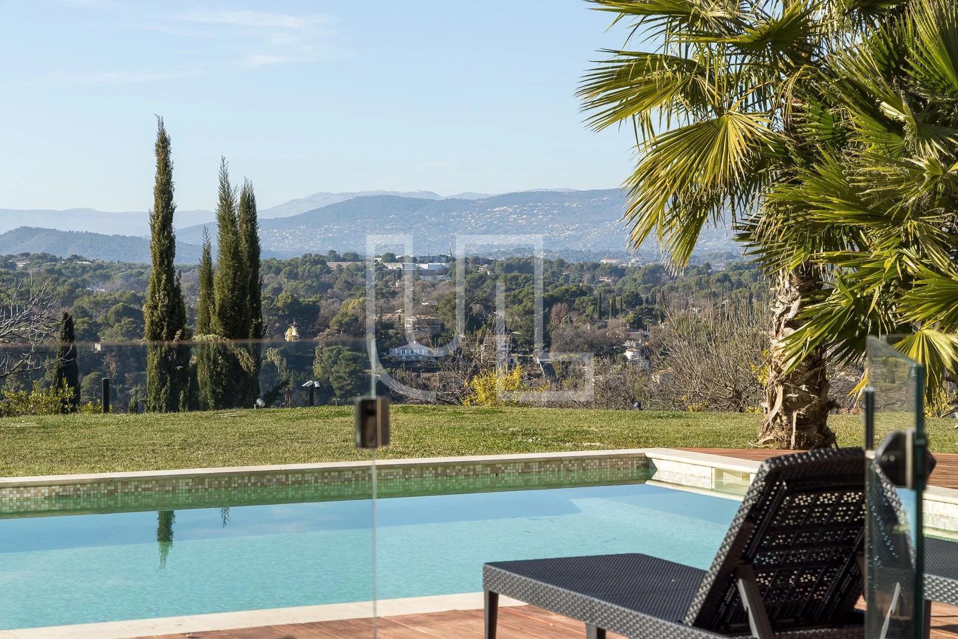 Будинок в Mougins, Provence-Alpes-Côte d'Azur 10486218