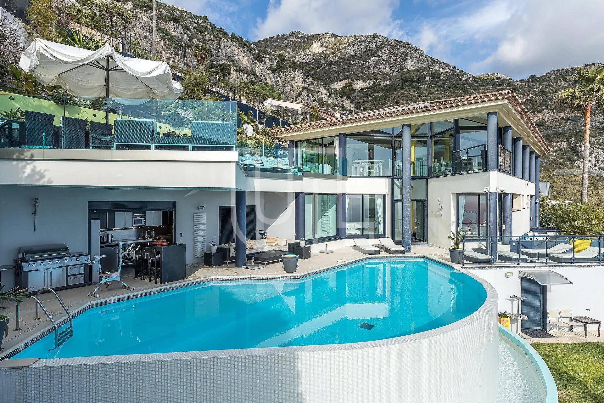 жилой дом в Eze, Provence-Alpes-Cote d'Azur 10486251