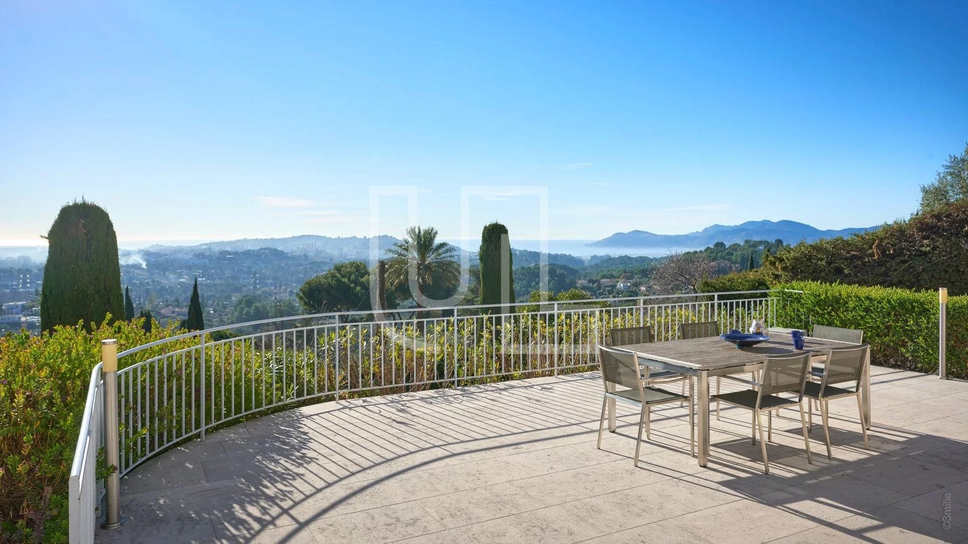 Hus i Mougins, Provence-Alpes-Cote d'Azur 10486297