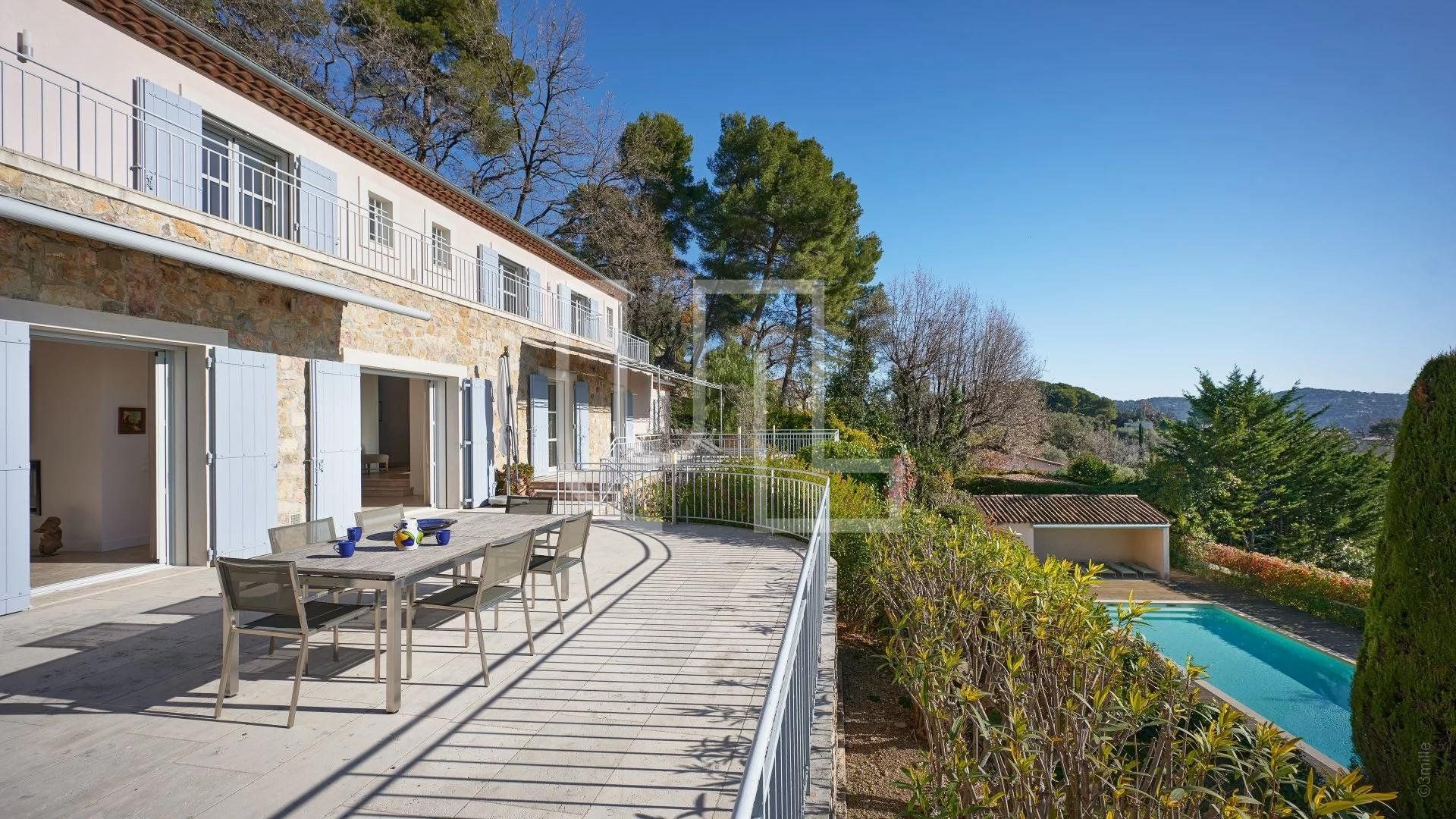 Hus i Mougins, Provence-Alpes-Cote d'Azur 10486297