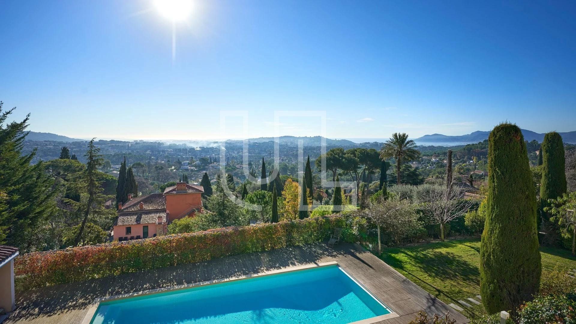 Hus i Mougins, Provence-Alpes-Cote d'Azur 10486297