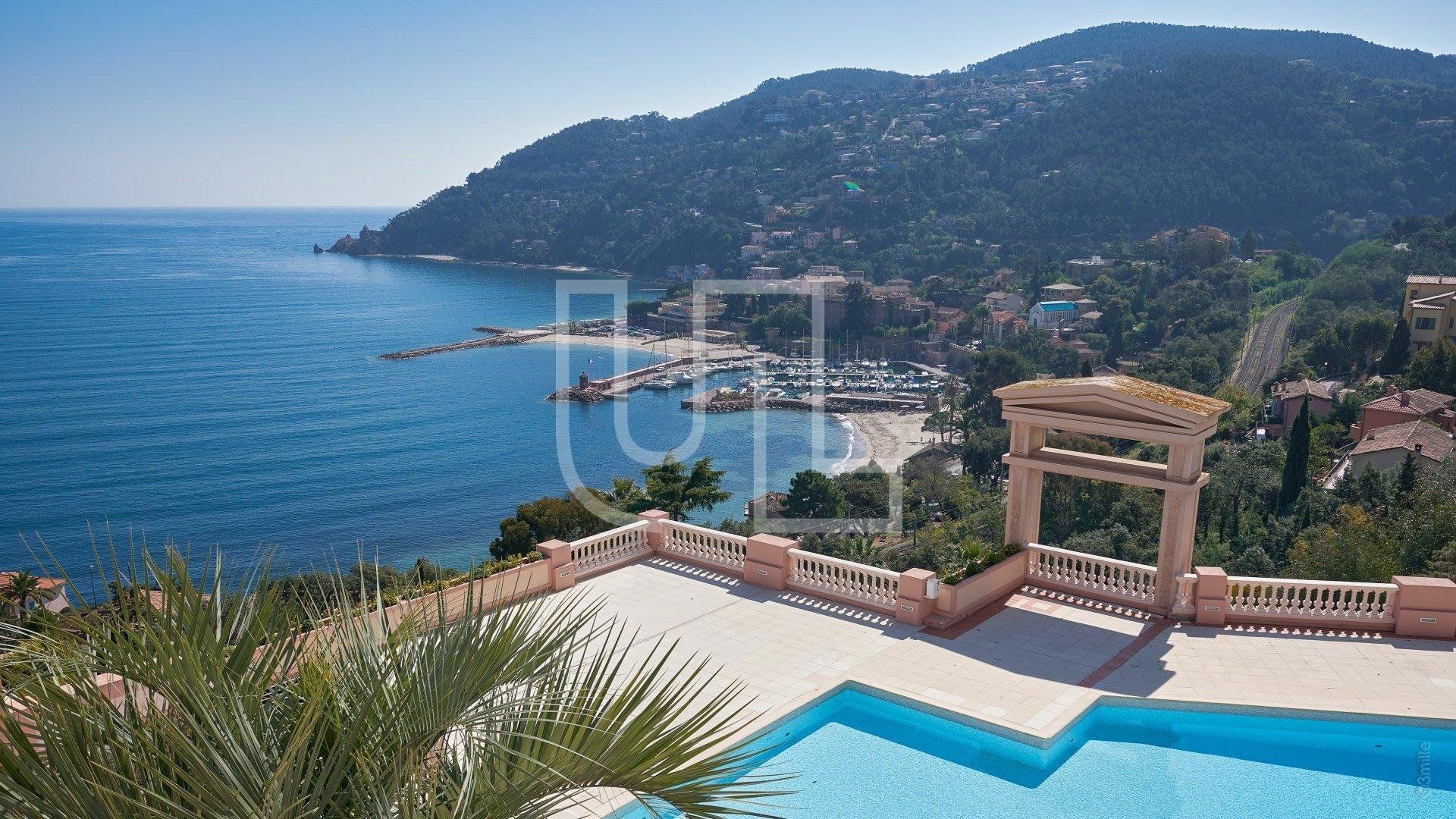 분양 아파트 에 Théoule-sur-Mer, Provence-Alpes-Côte d'Azur 10486329