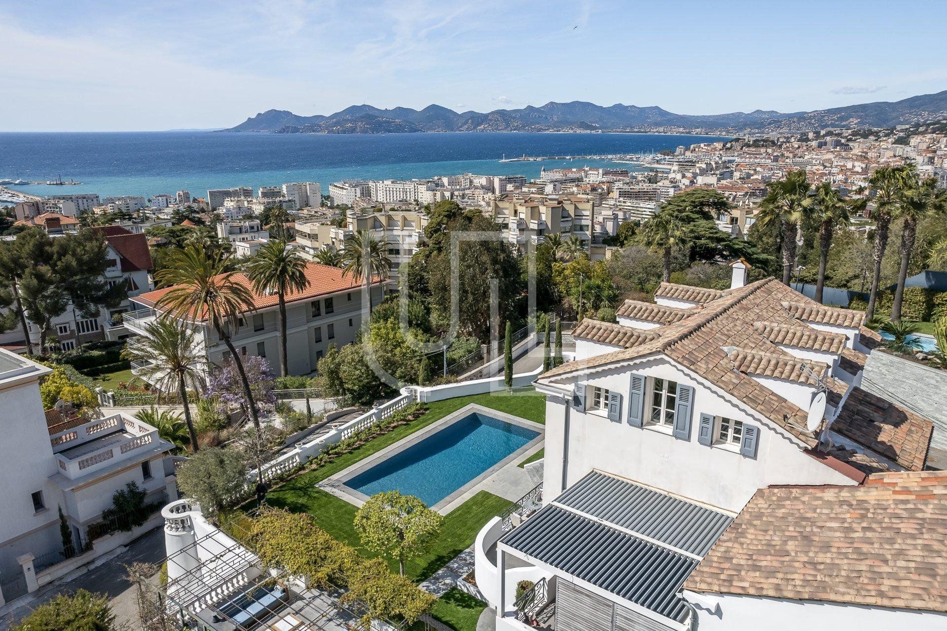 Talo sisään Cannes, Provence-Alpes-Cote d'Azur 10486341