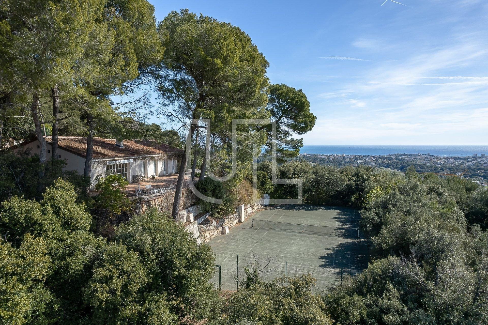 casa no Vallauris, Provence-Alpes-Côte d'Azur 10486463