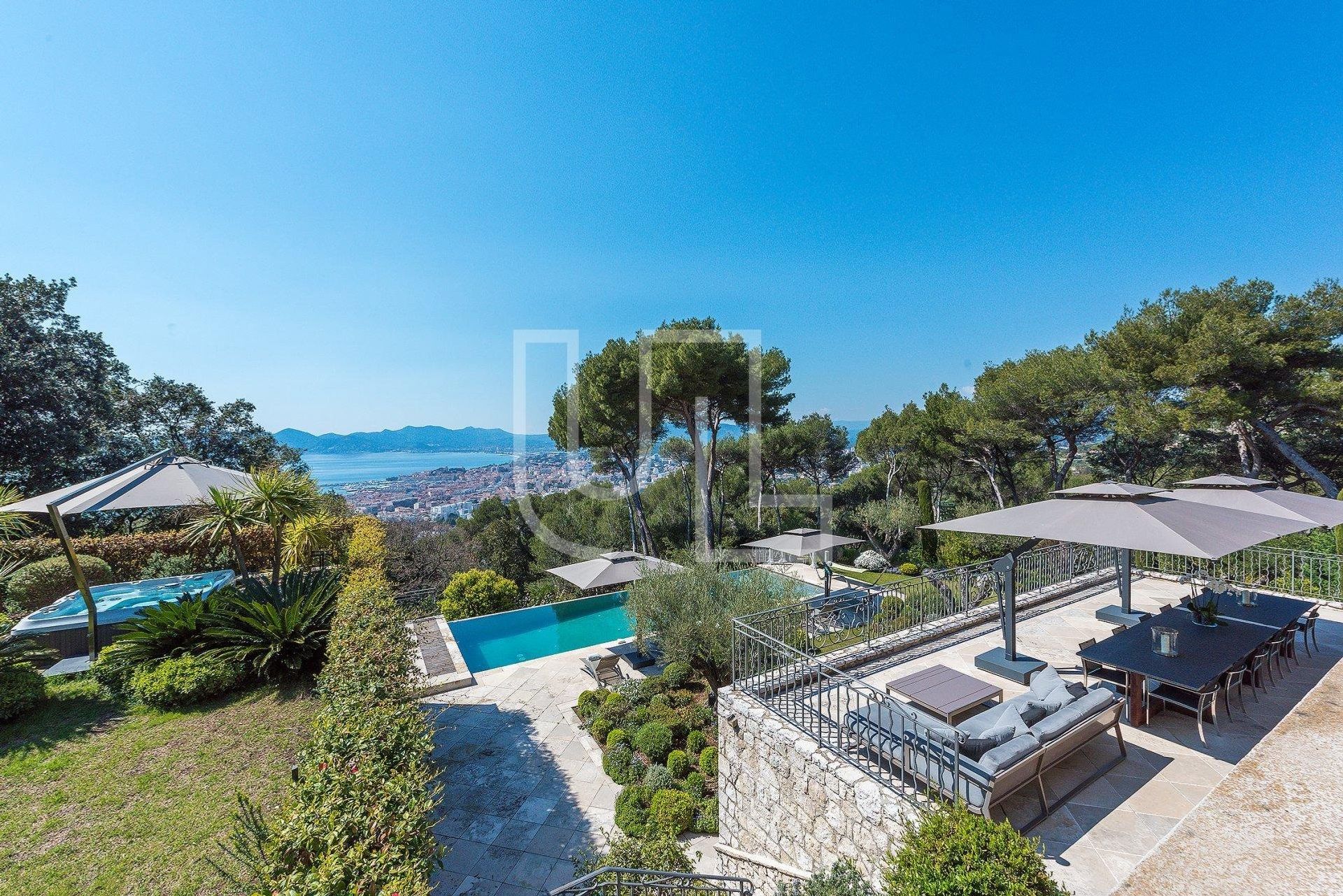 Hus i Vallauris, Provence-Alpes-Cote d'Azur 10486529