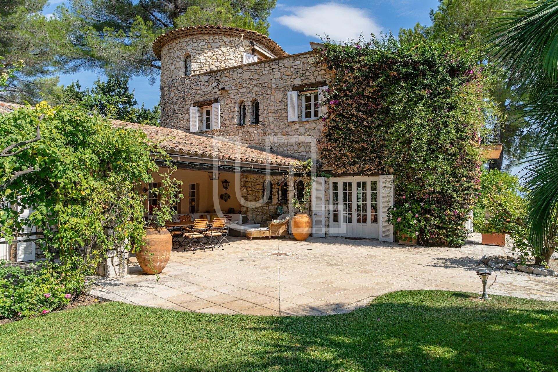 casa en Roquefort-les-Pins, Provence-Alpes-Côte d'Azur 10486549