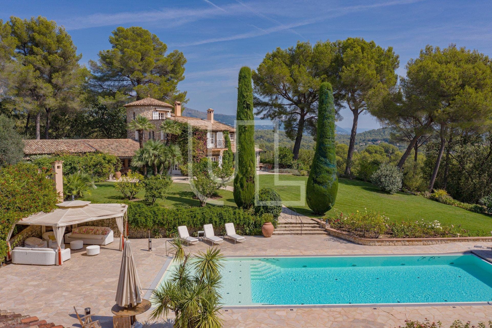 casa en Roquefort-les-Pins, Provence-Alpes-Côte d'Azur 10486549