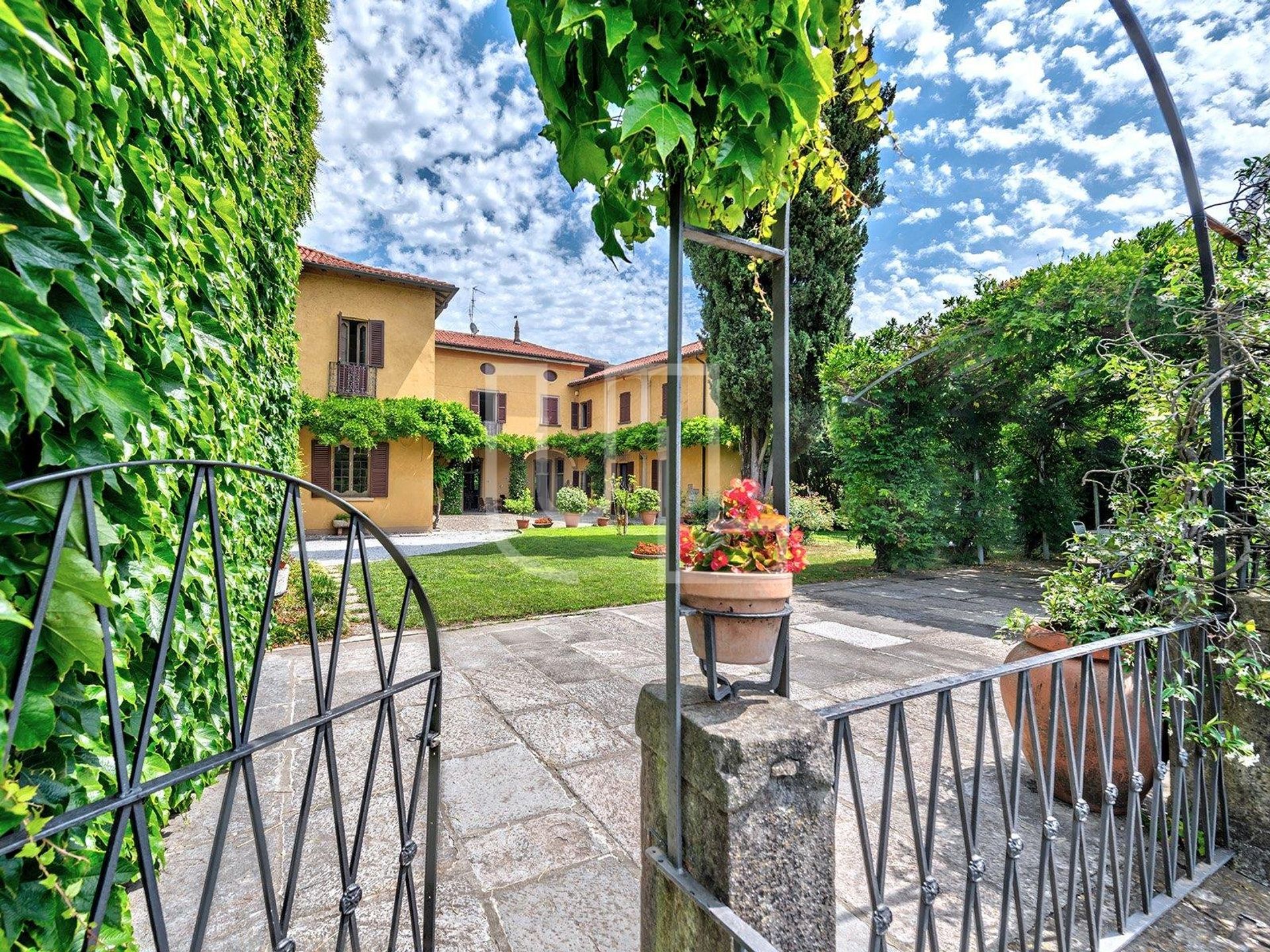 Будинок в Sirtori, Lombardia 10486557