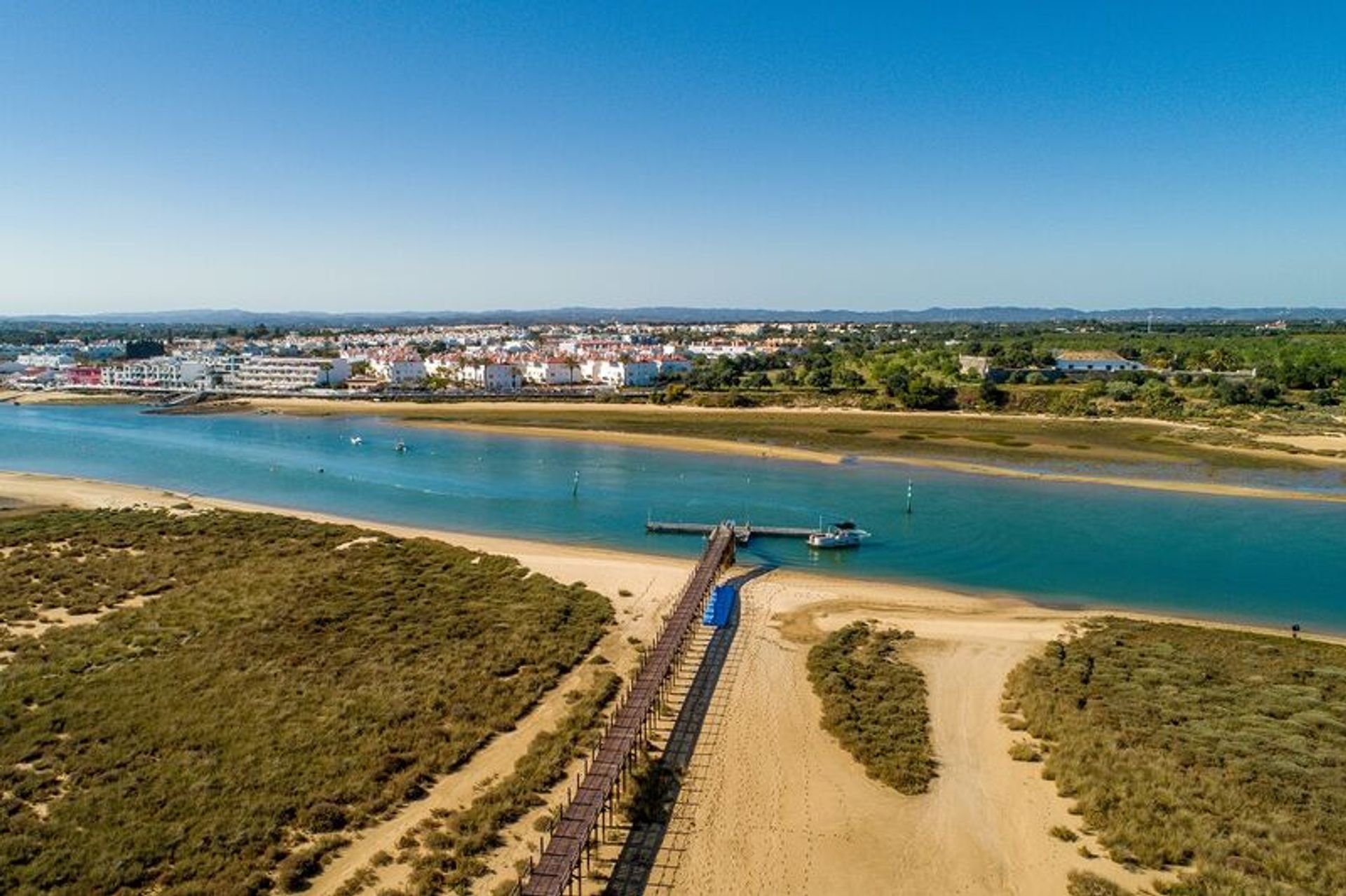 Condominium dans Tavira, Faro District 10586117