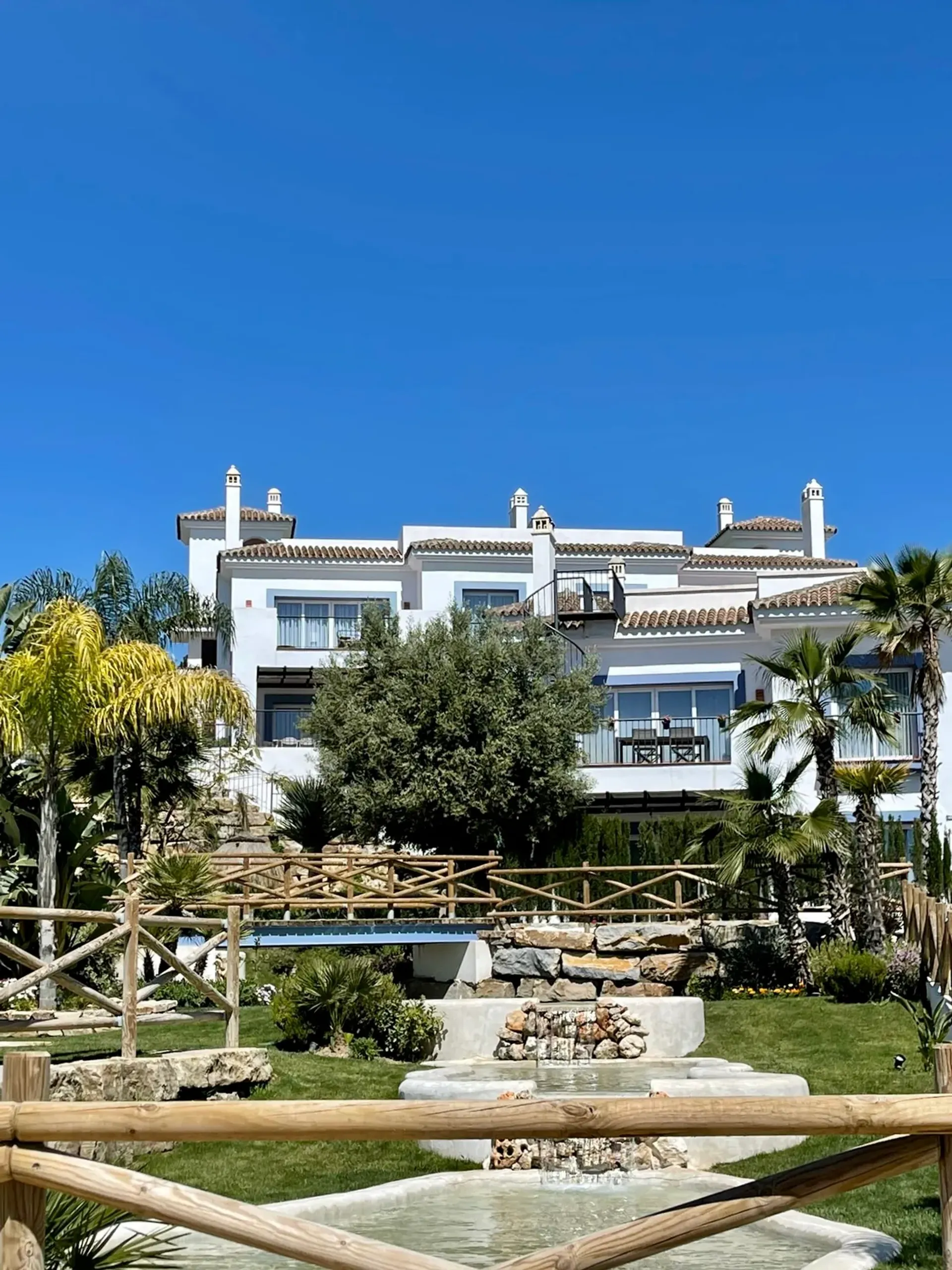 Condominium dans Benahavís, Calle El Algarrobo 10626918