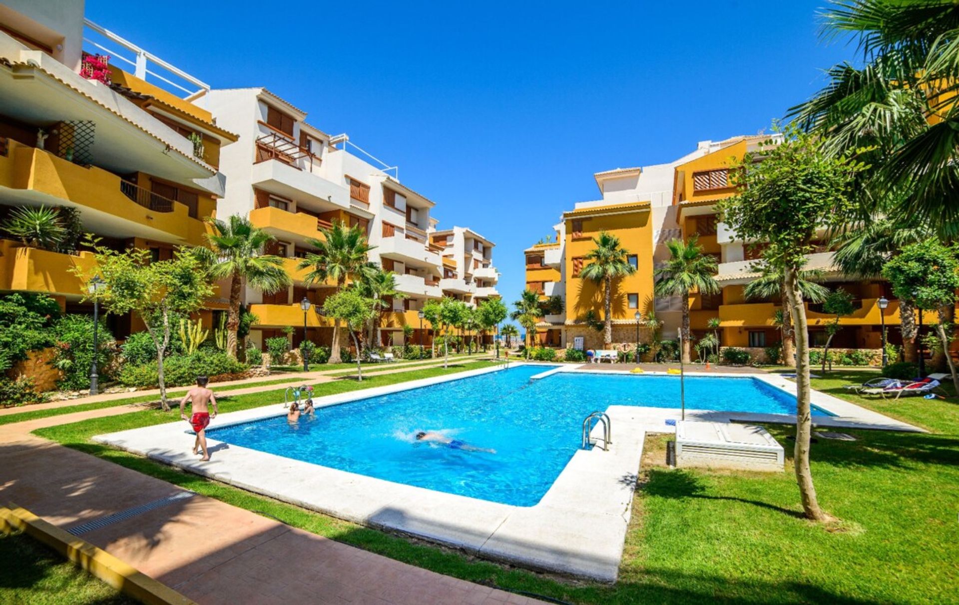 Condominium dans Punta Prima, Comunidad Valenciana 10695090