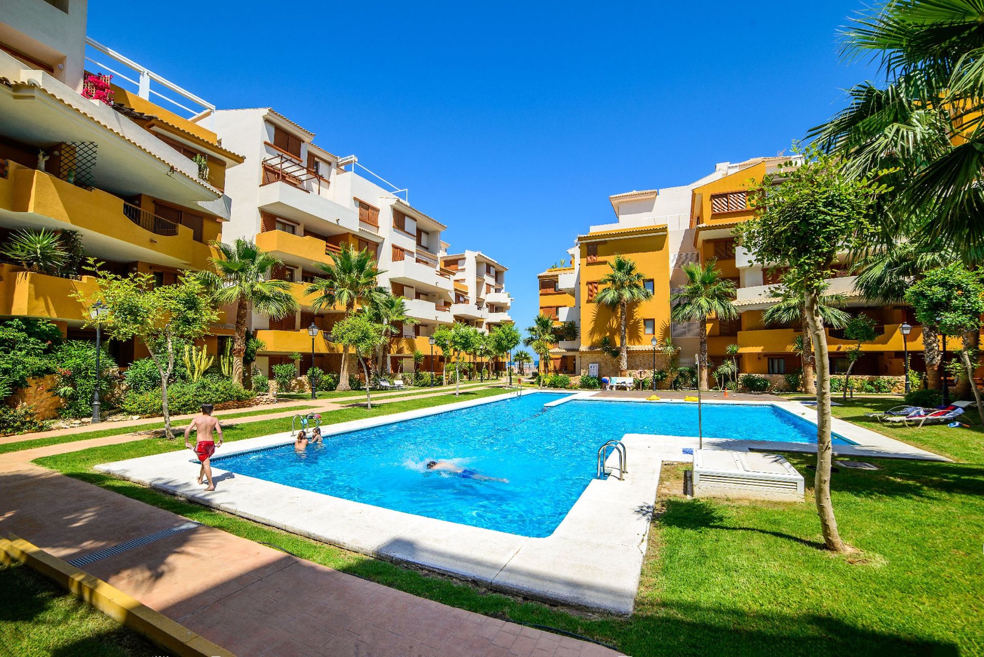 Condominium dans Torrevieja, Valence 10695090