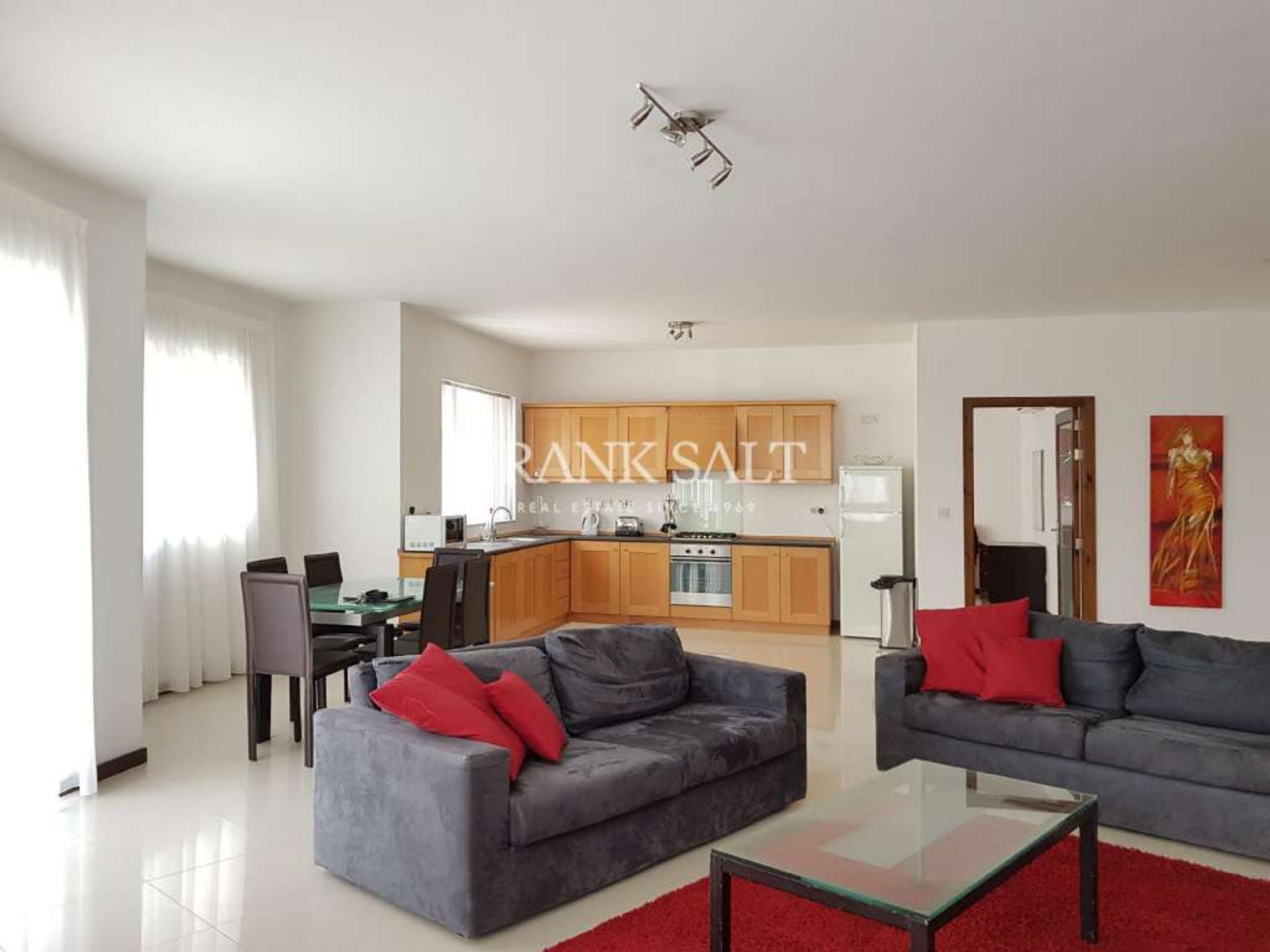 Condominium in San Giljan, San Giljan 10695137