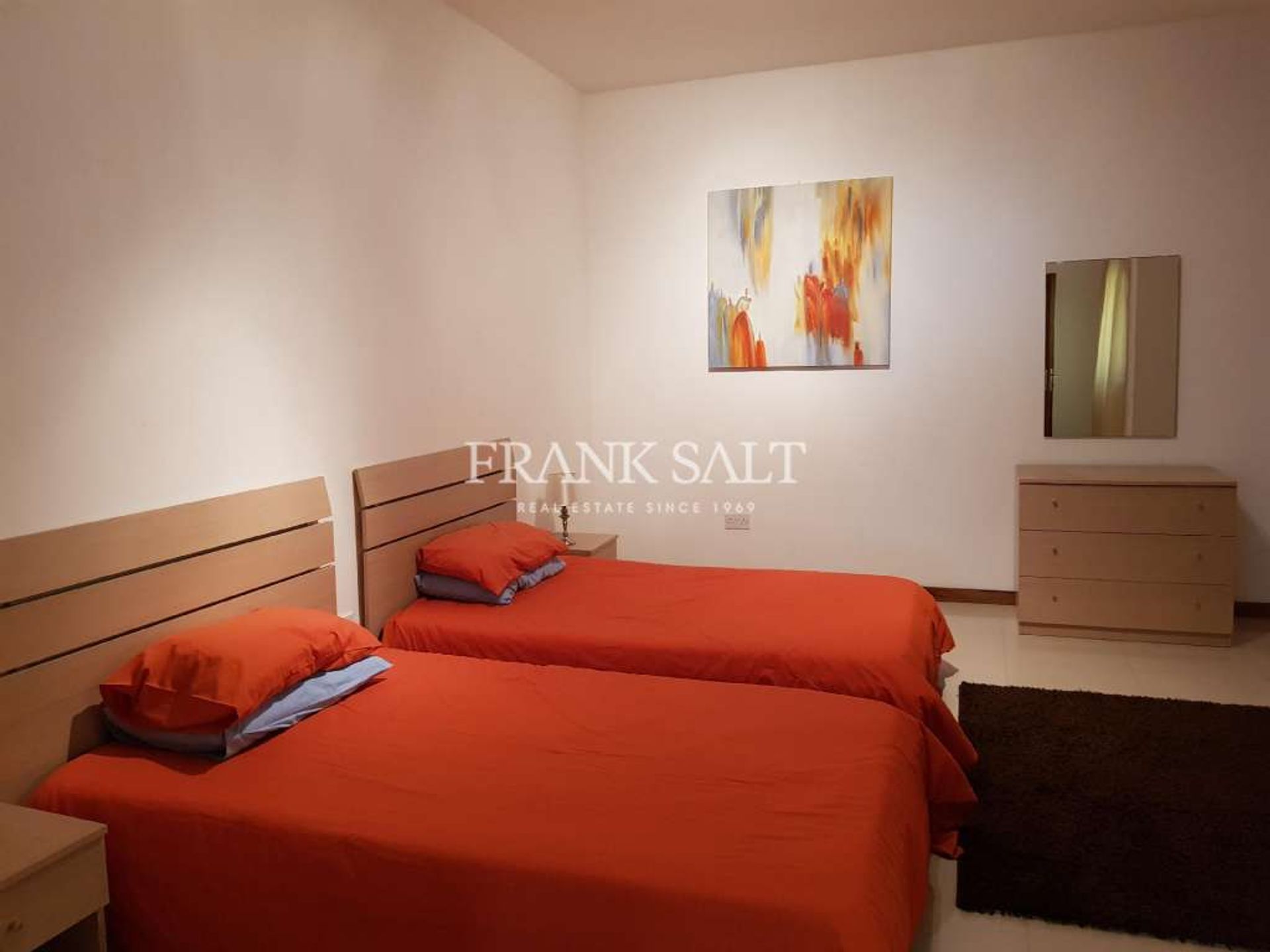 Condominium in San Giljan, San Giljan 10695137