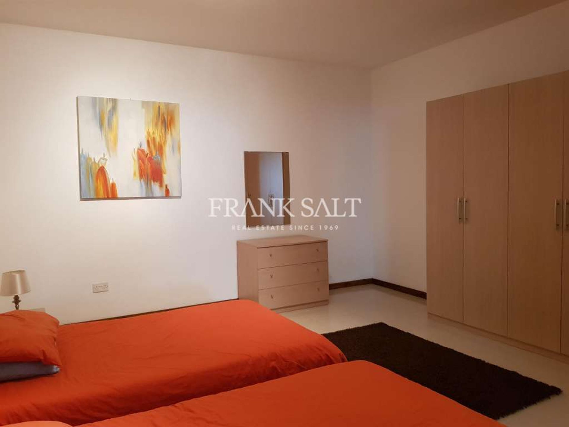 Condominium in San Giljan, San Giljan 10695137