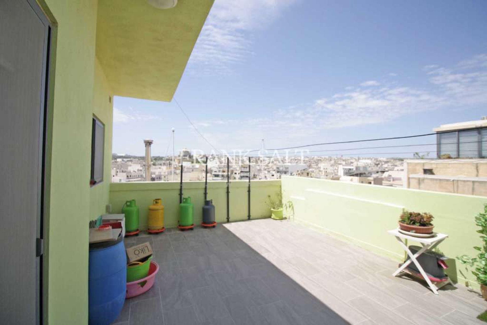 Condominium in Qormi,  10695210