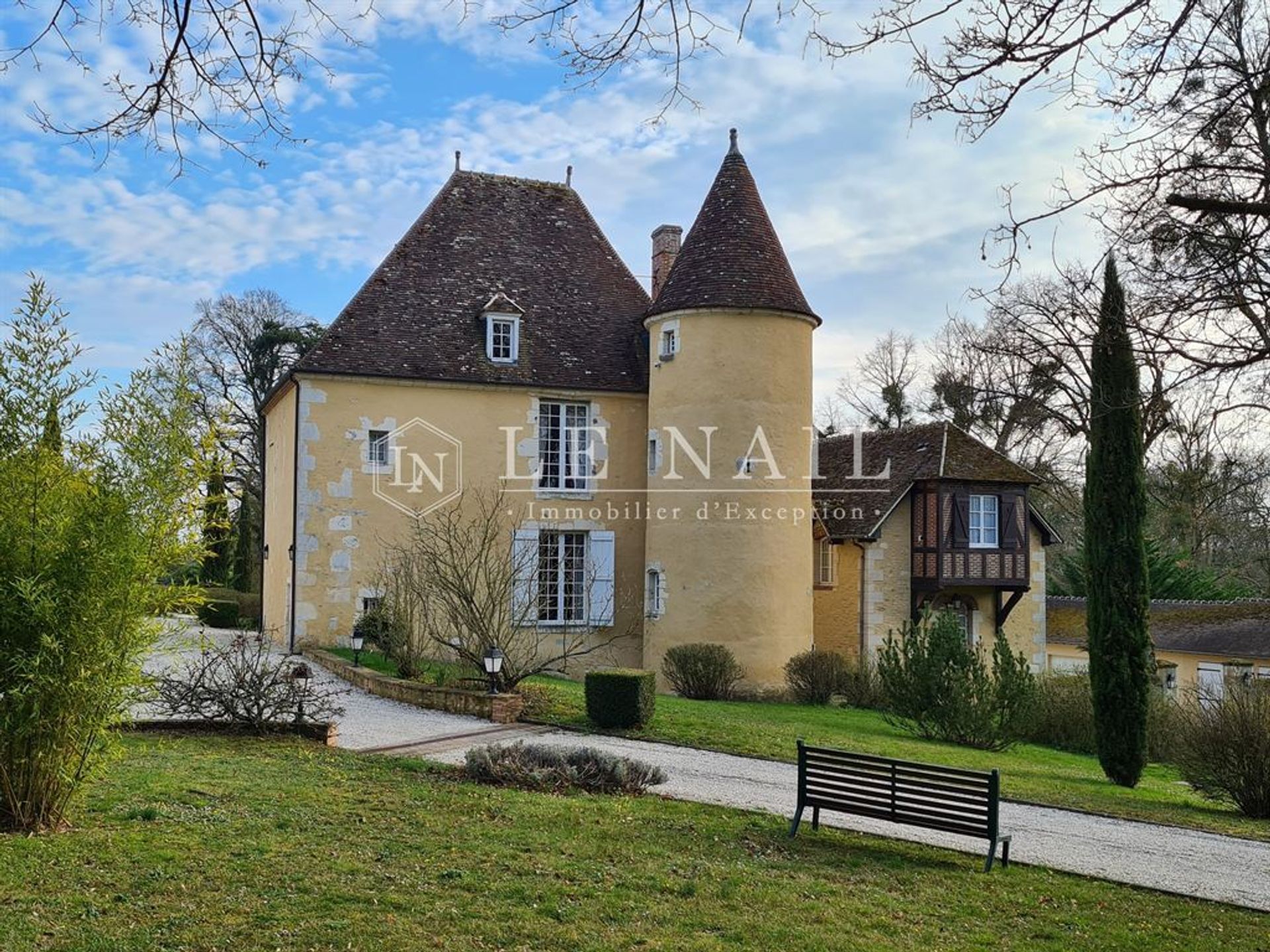 Haus im Origny-le-Roux, Normandy 10695321