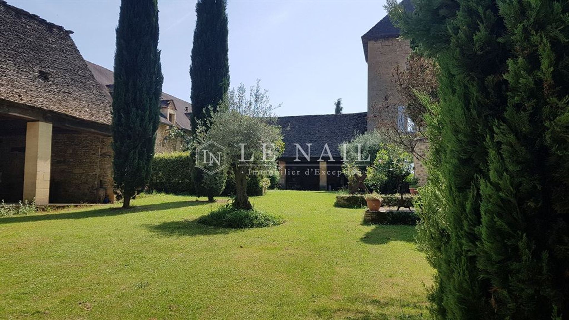 rumah dalam Marcillac-Saint-Quentin, Nouvelle-Aquitaine 10695458