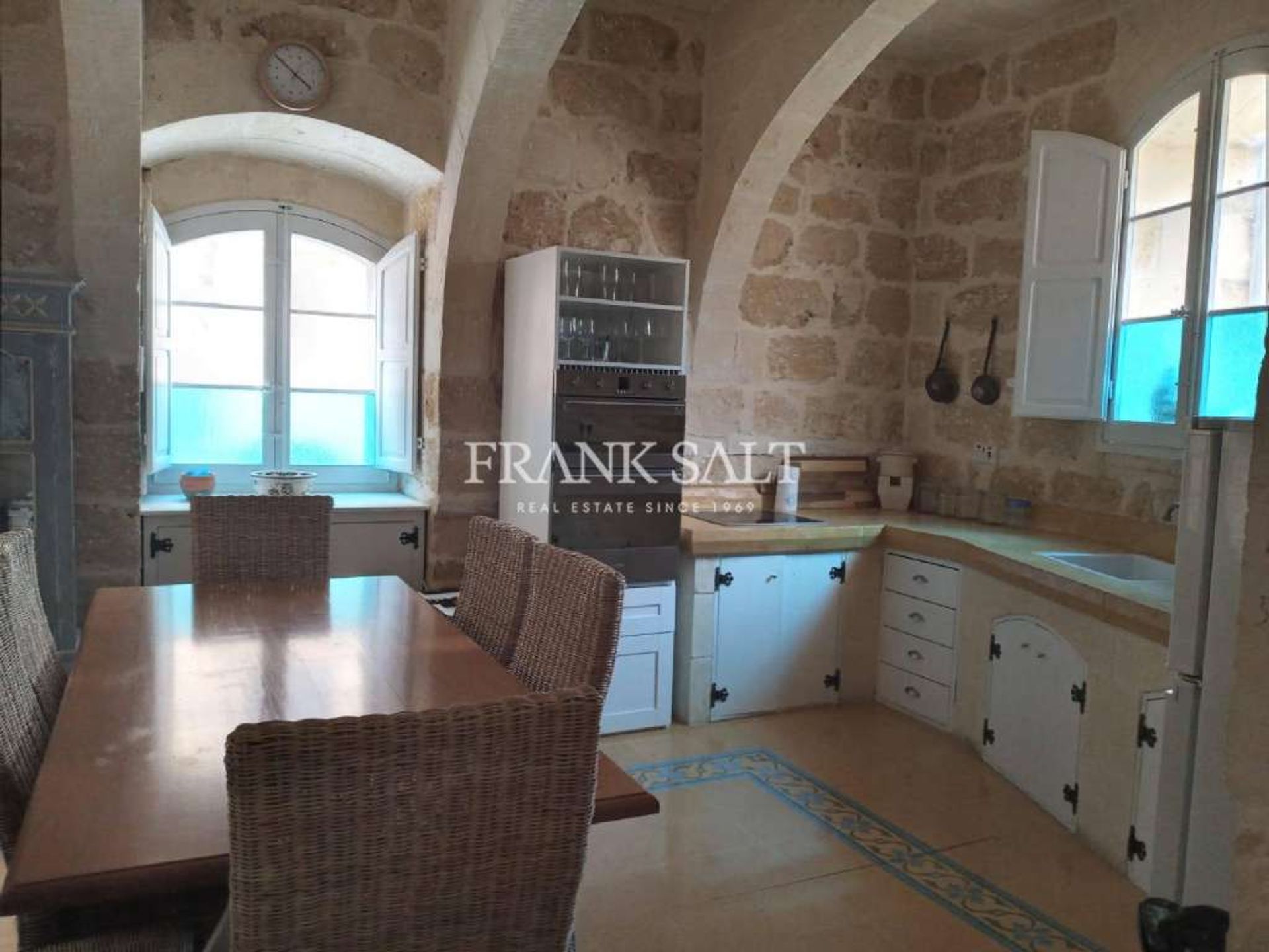 House in Xaghra,  10695607