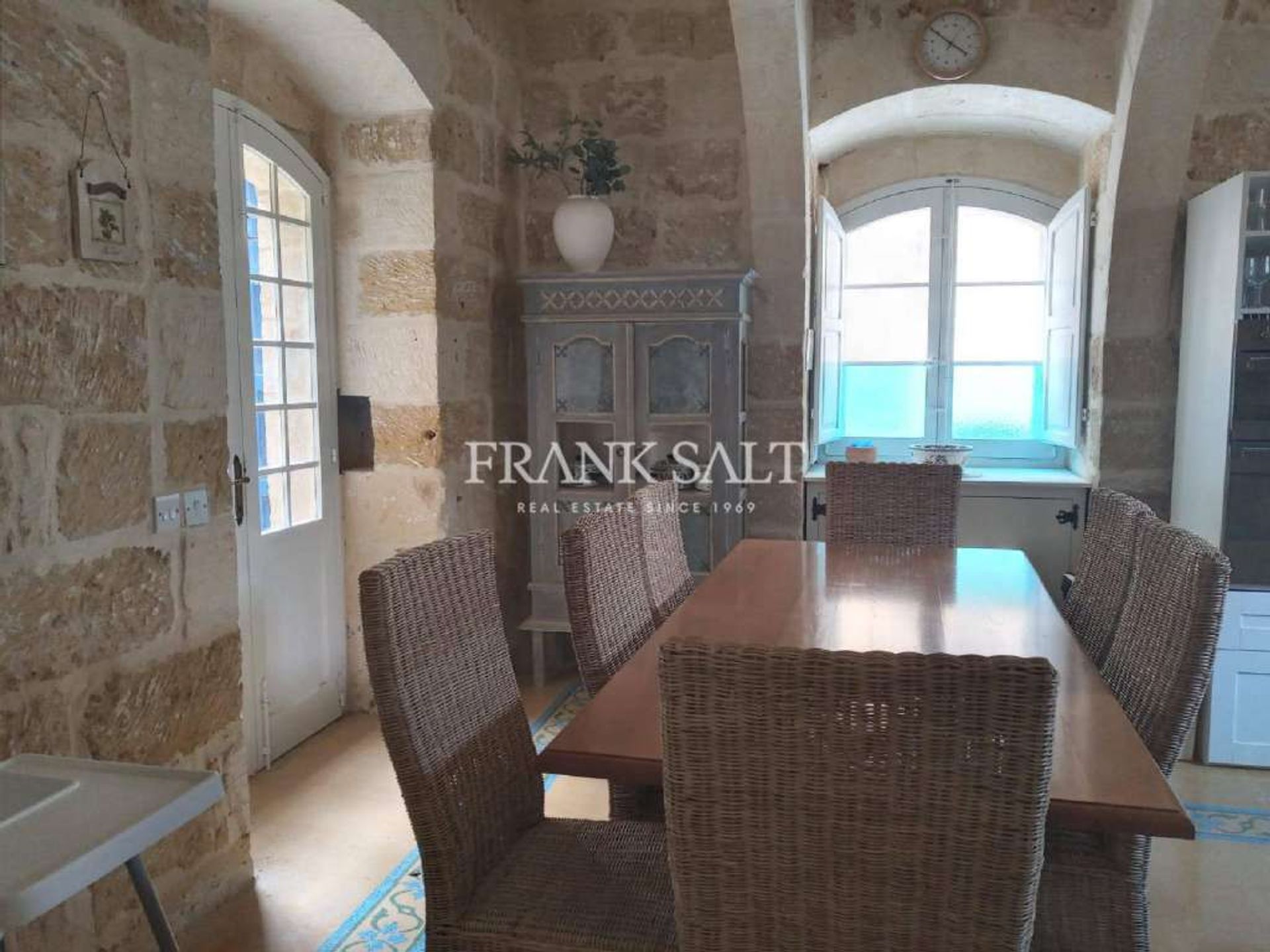 House in Xaghra,  10695607