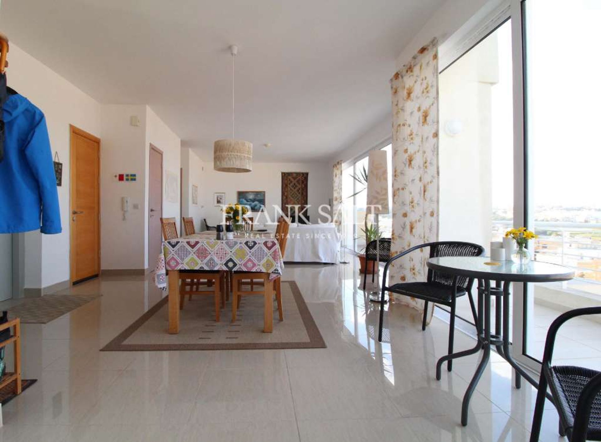 Condominium in San Giljan, San Giljan 10695609