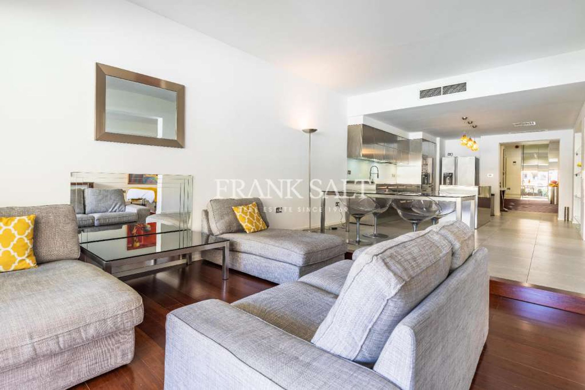 Condominium in San Giljan, San Giljan 10695615