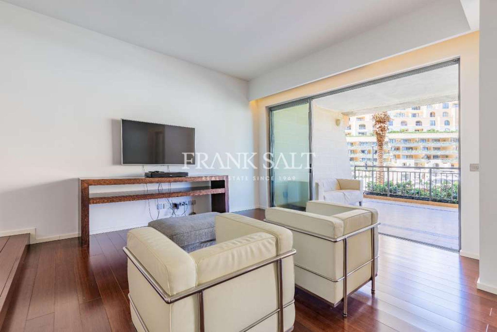 Condominium in San Giljan, San Giljan 10695615