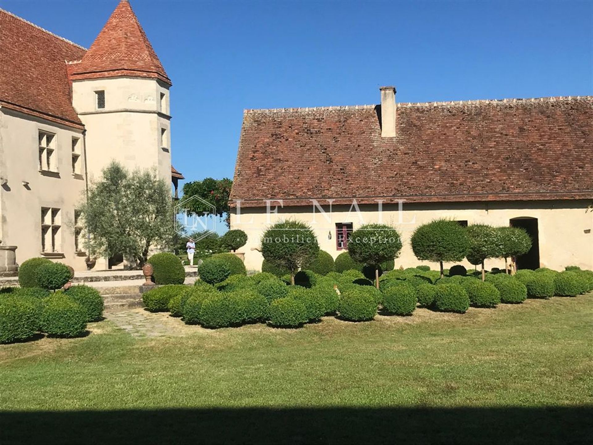 Hus i Bourges, Centre-Val de Loire 10695865