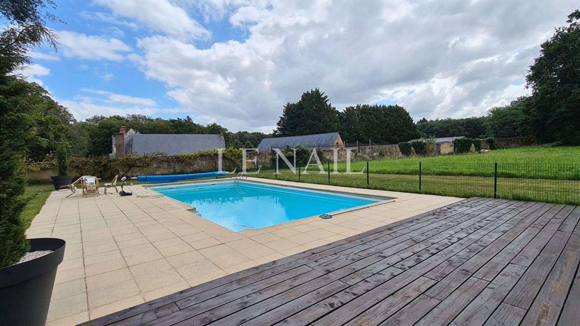 Hus i Vaas, Pays de la Loire 10695955