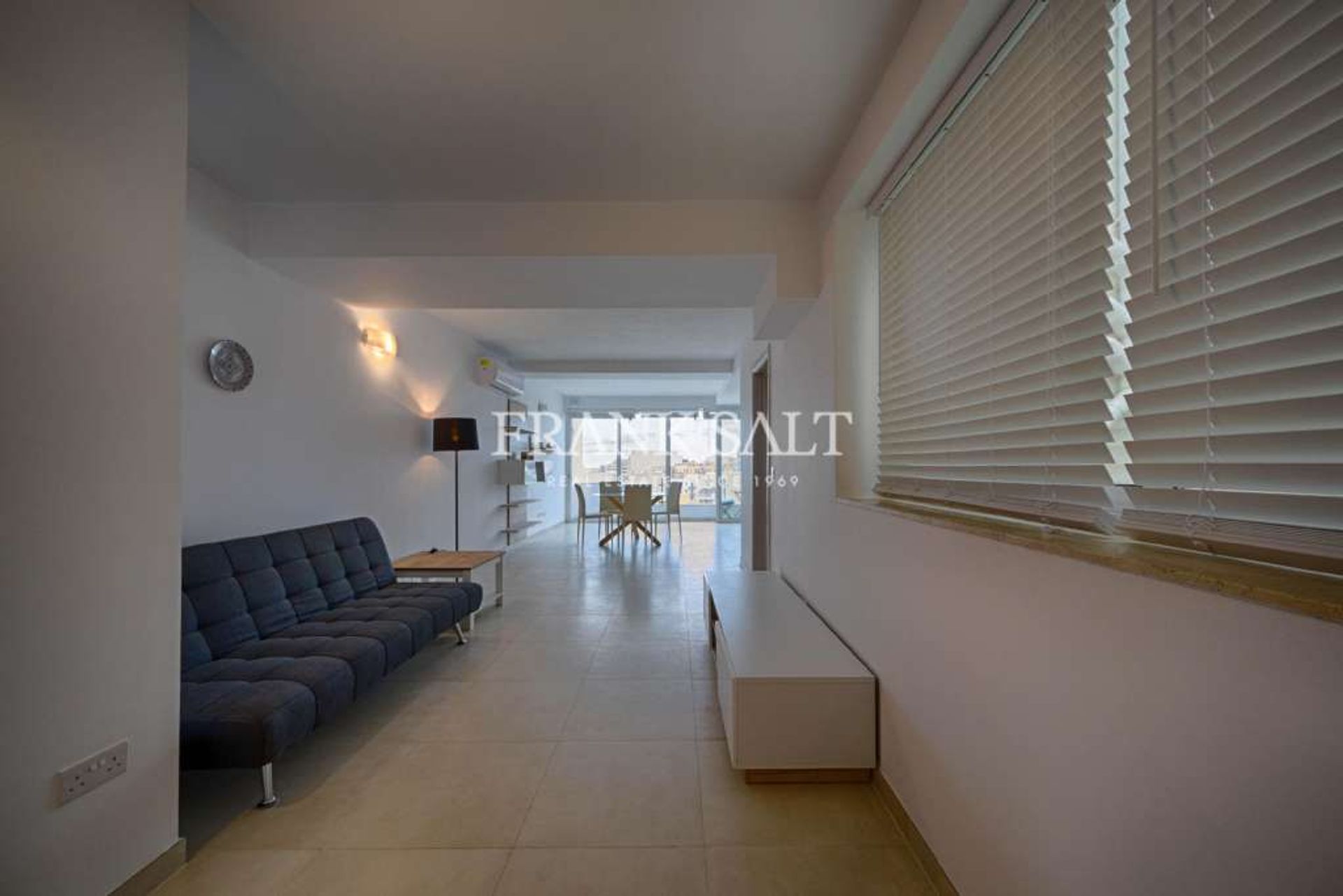 Condominium in San Giljan, San Giljan 10696462