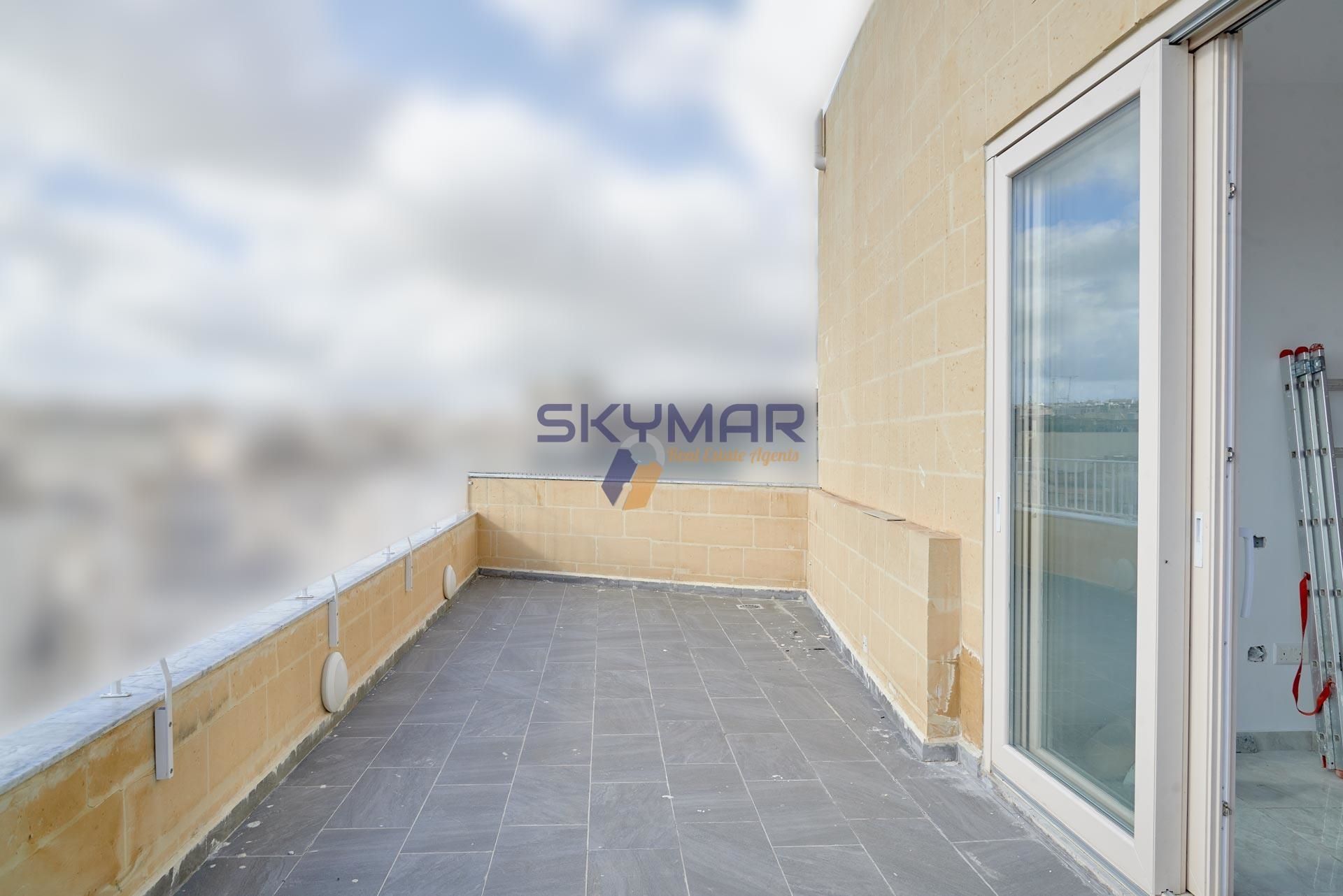 Condominio nel Qormi,  10697621