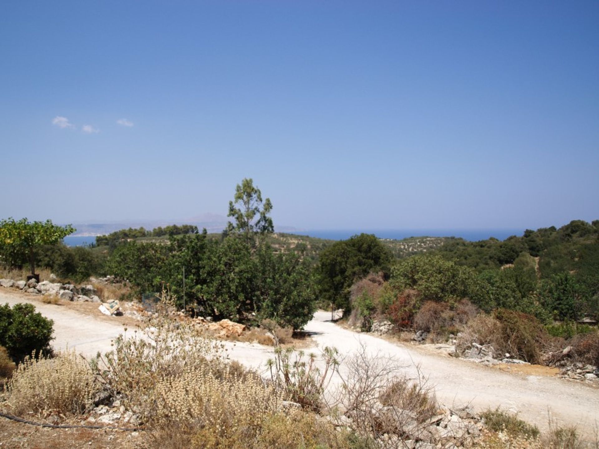 Land im Nipos, Kriti 10697678