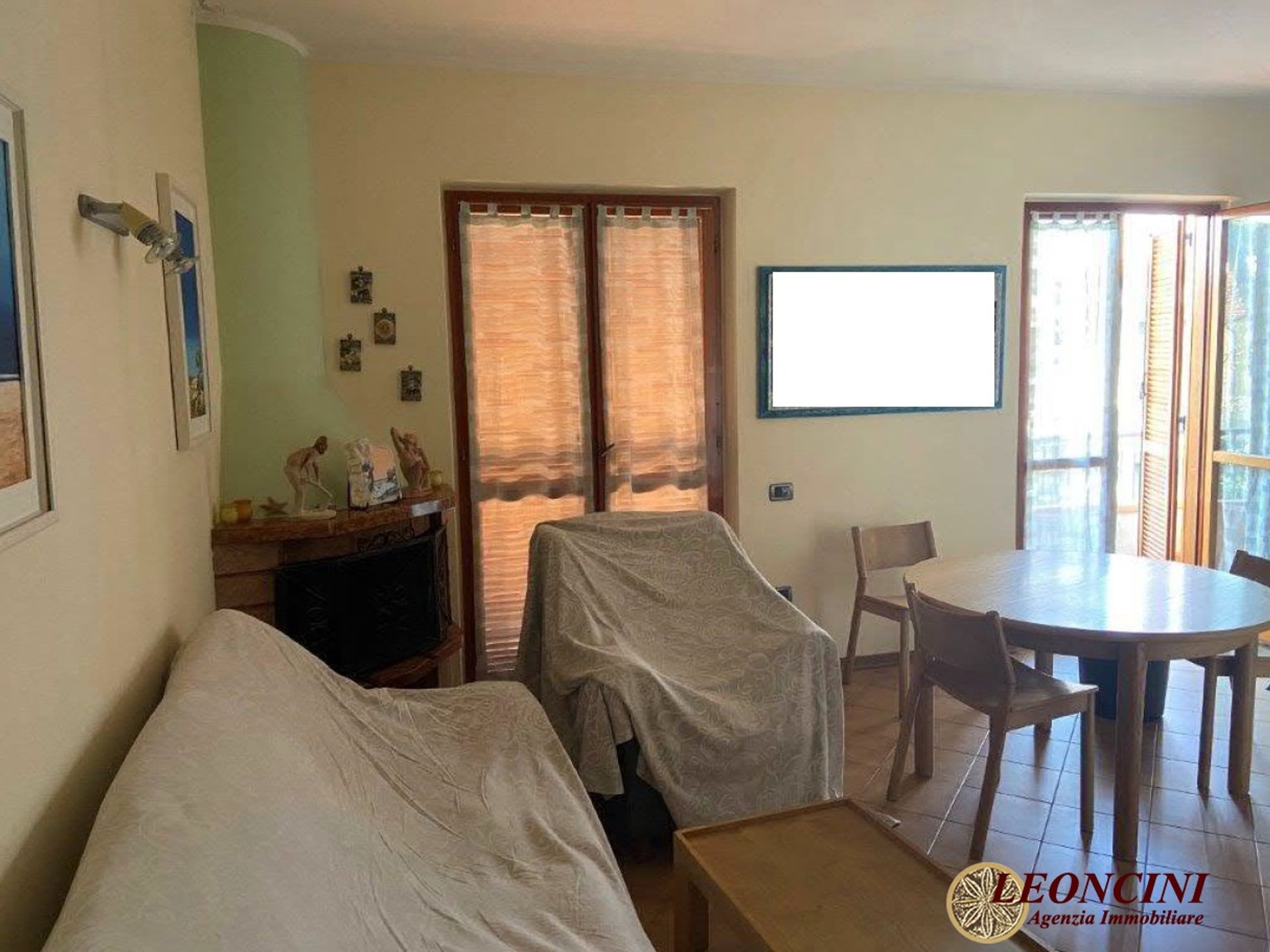 Condominium dans Marina di Massa, Tuscany 10697979