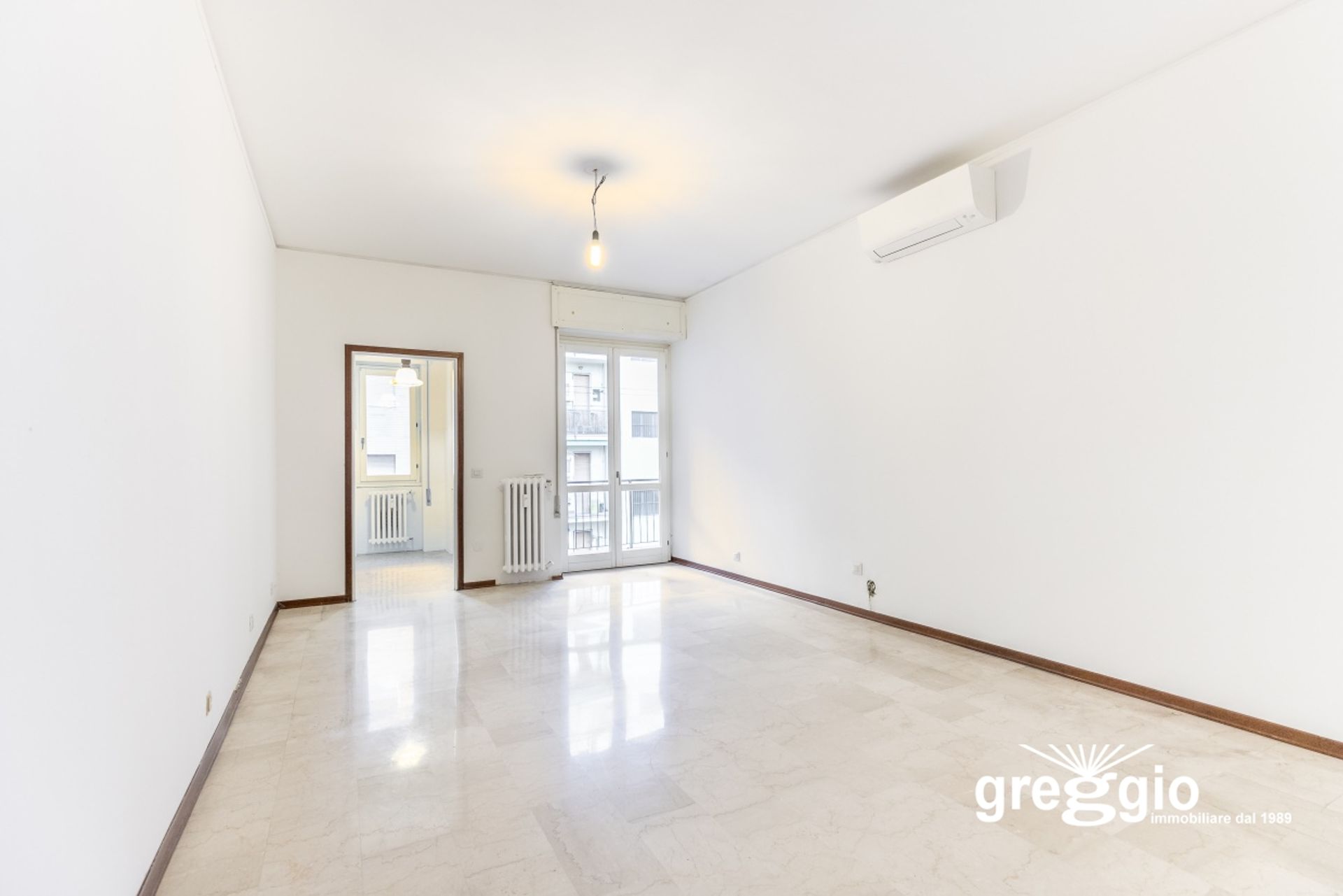 Condominium in Milan, Lombardy 10698155