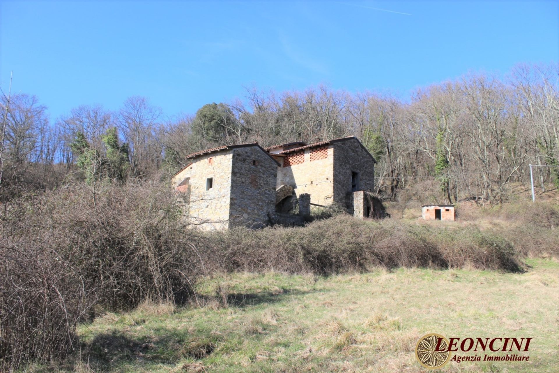 Dom w Pontremoli, Tuscany 10698277