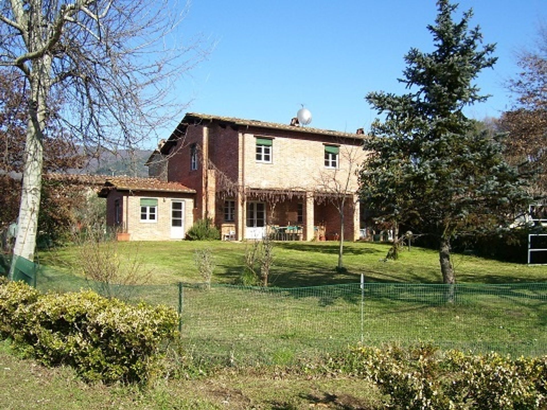 rumah dalam Capannori, Tuscany 10698295