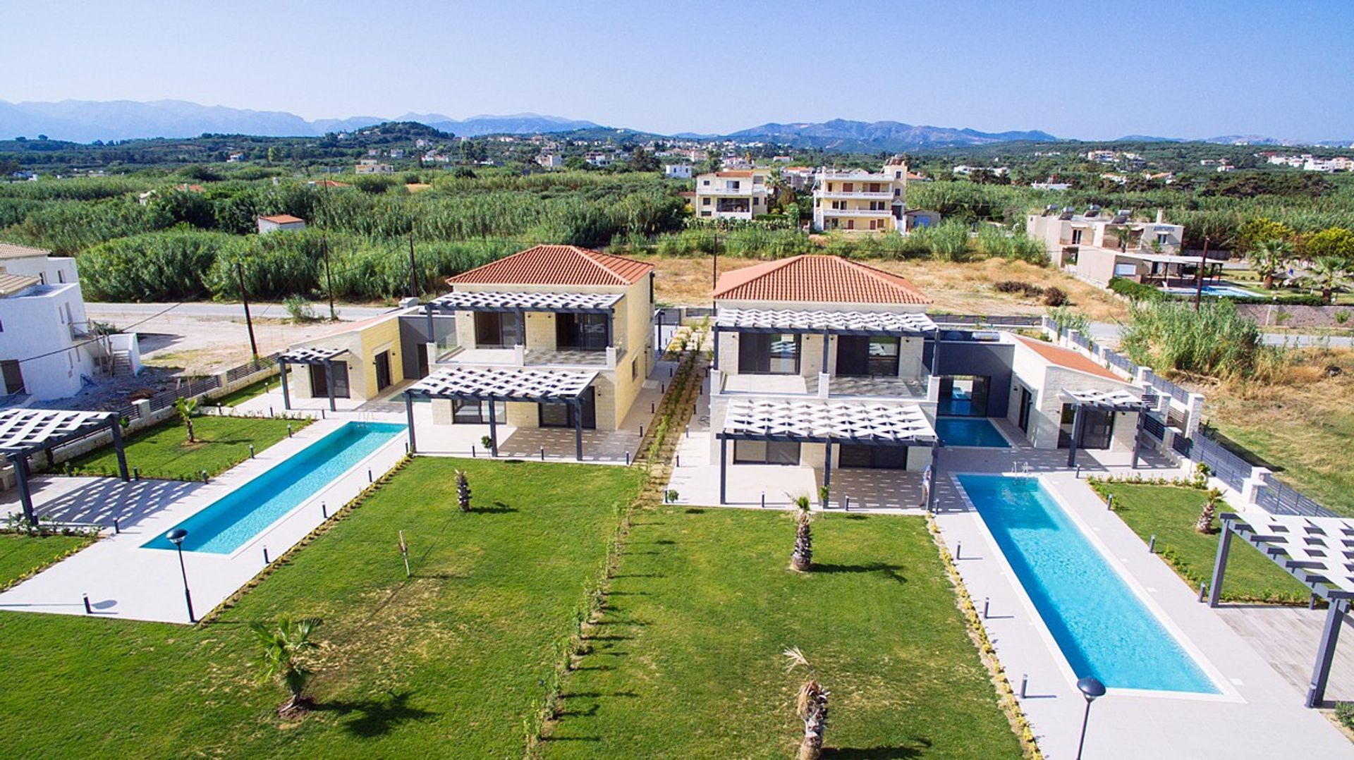 House in Pirgos Psilonerou,  10699570