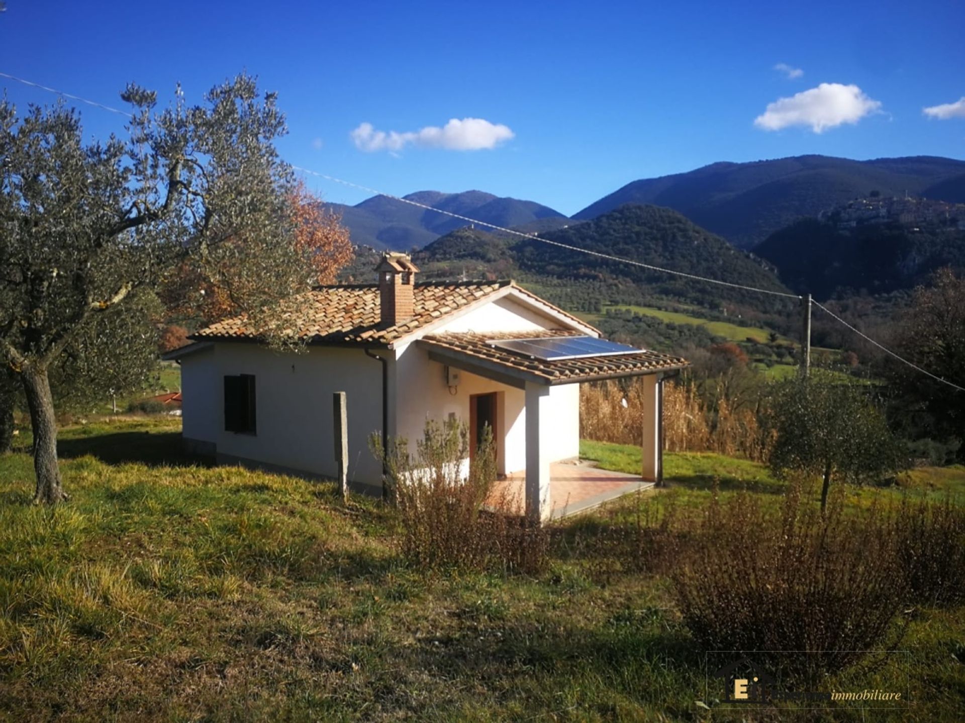 Промислові в Casperia, Lazio 10700156