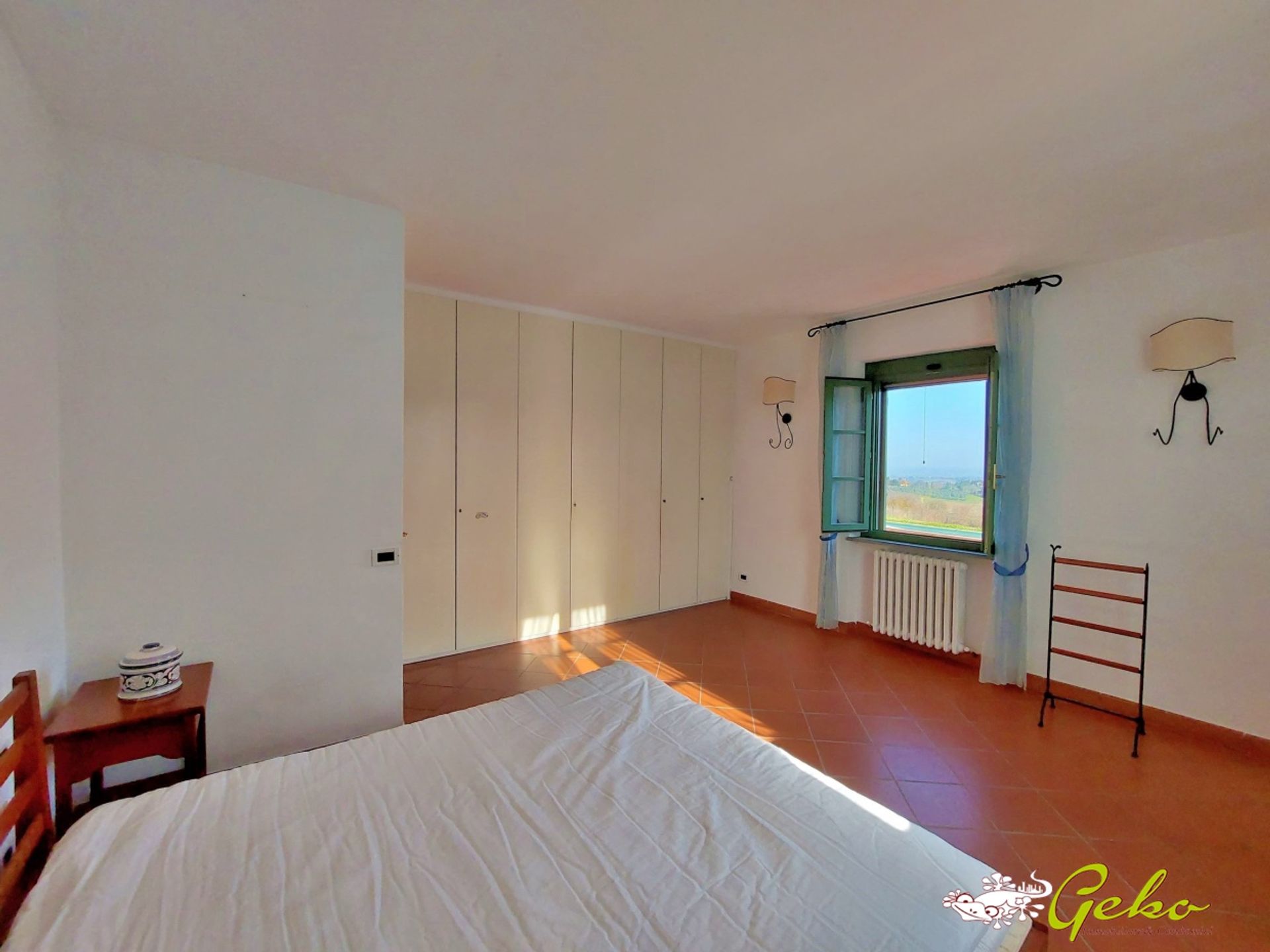 Condominium in San Gimignano, Tuscany 10700322