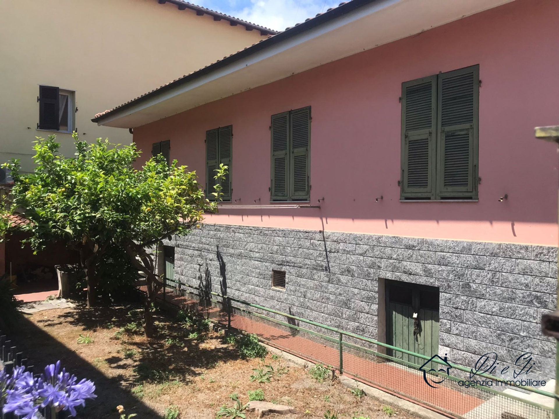 rumah dalam Albenga, Liguria 10700629