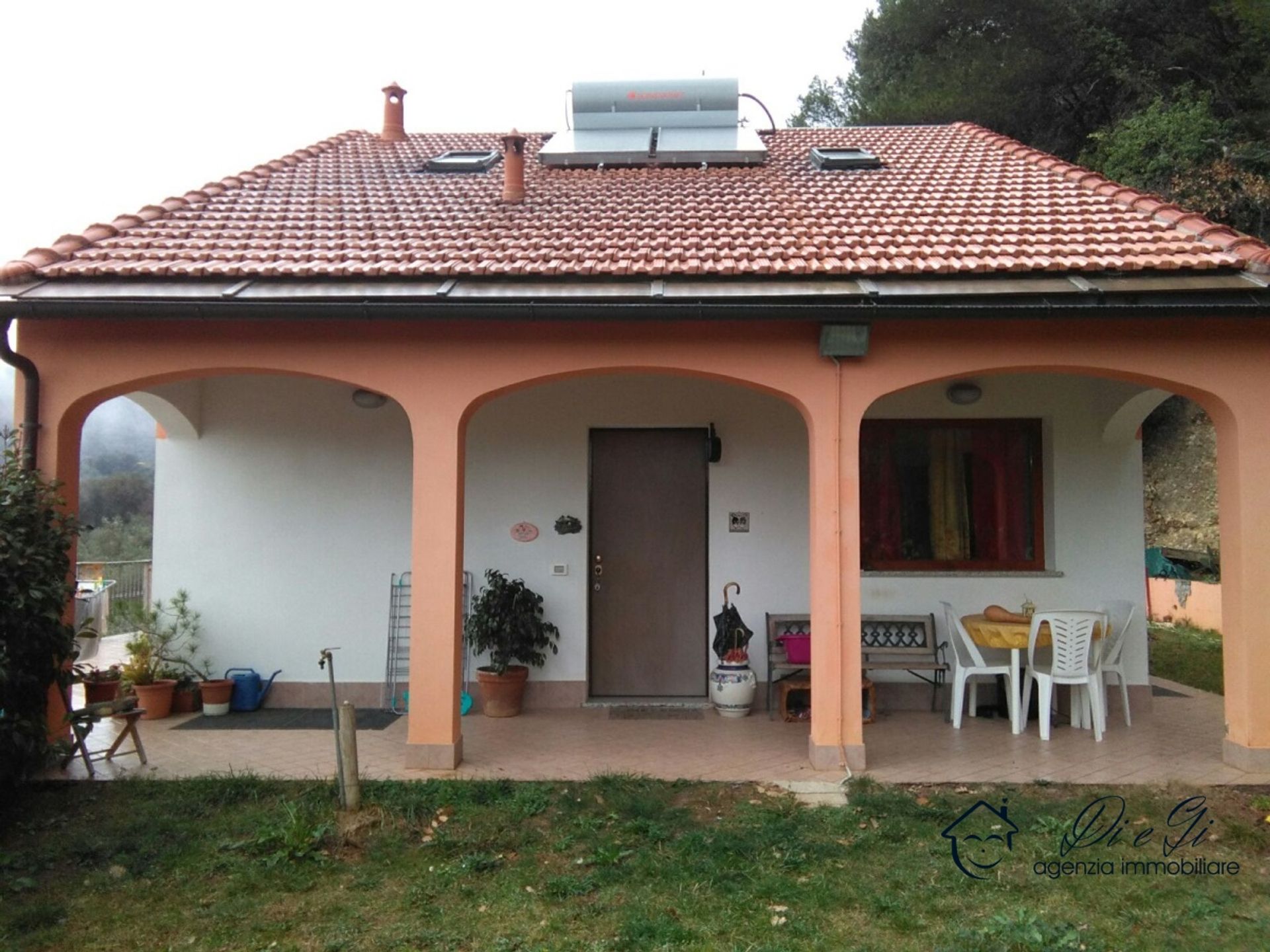 rumah dalam , Liguria 10700636