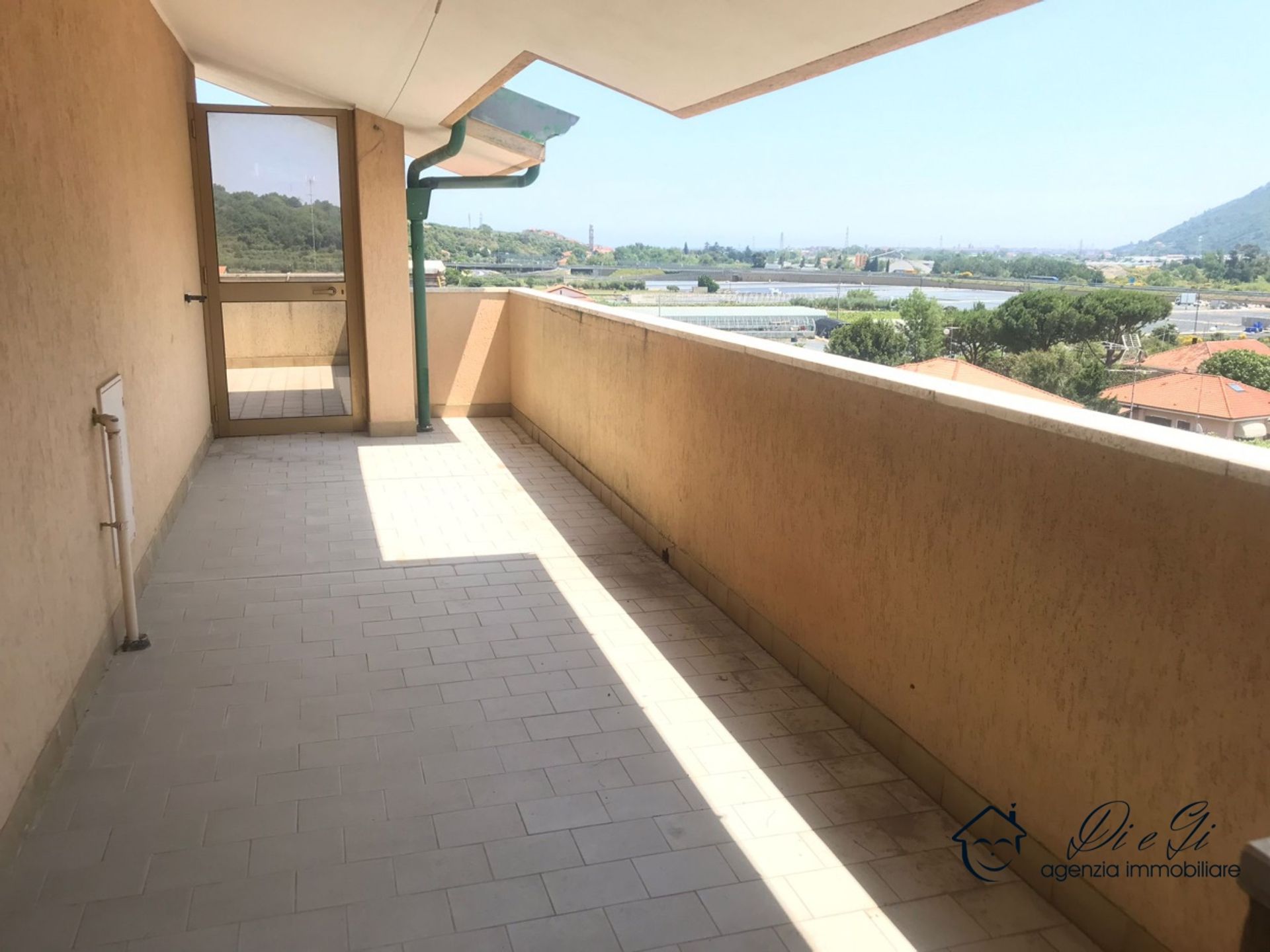 Condominio en , Liguria 10700637