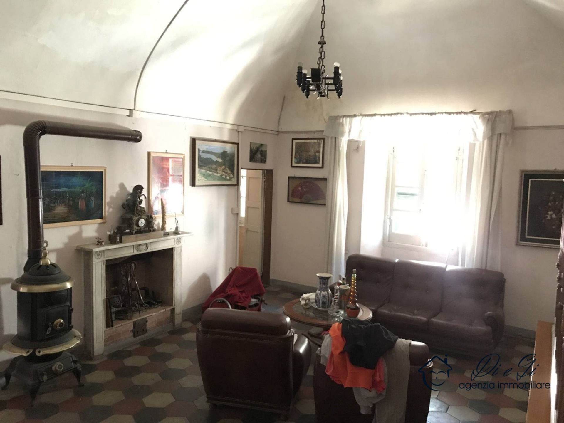 Rumah di Cisano sul Neva, Liguria 10700653