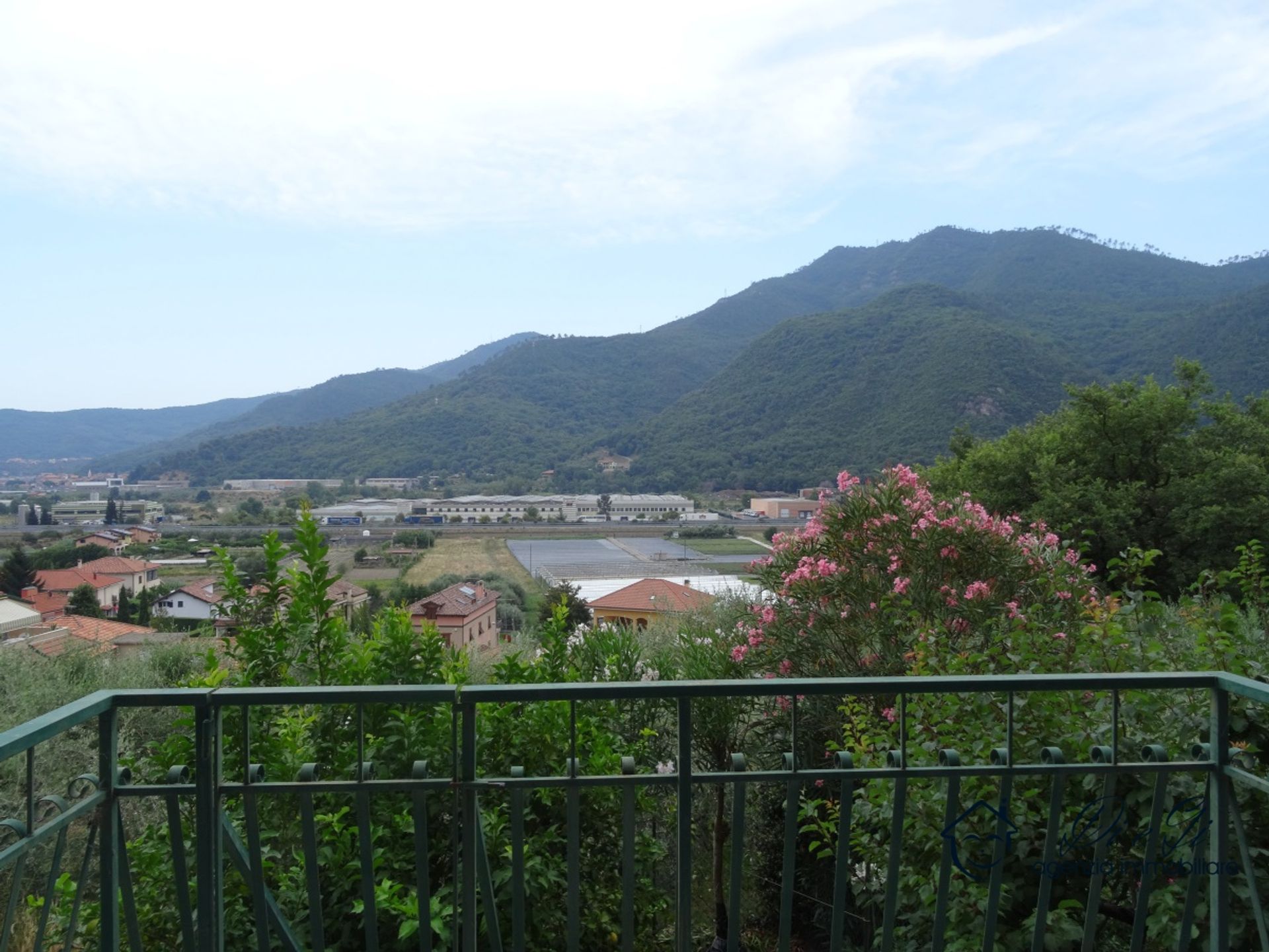 Condominio en Quiliano, Liguria 10700657