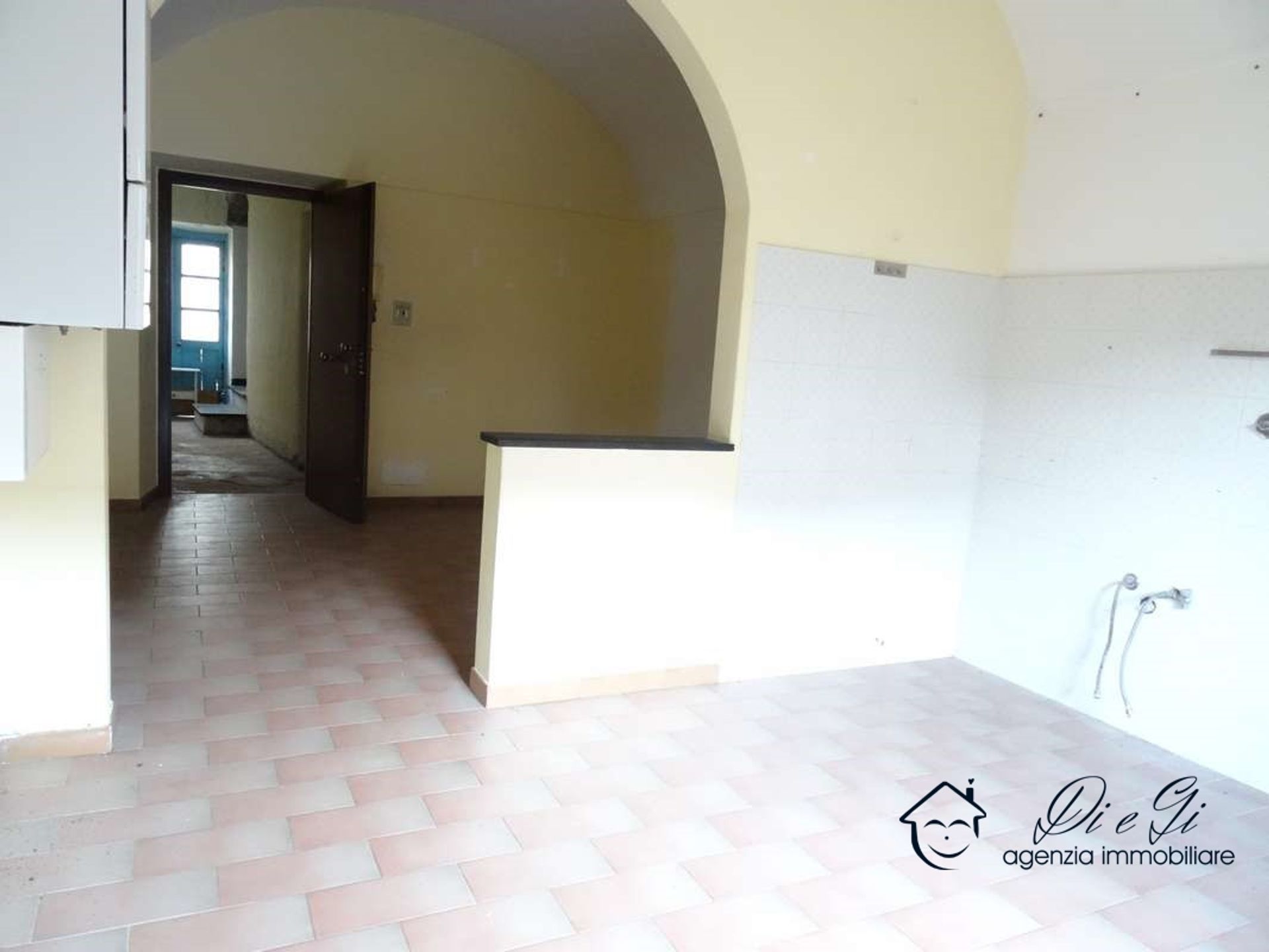 Condominio en Quiliano, Liguria 10700658