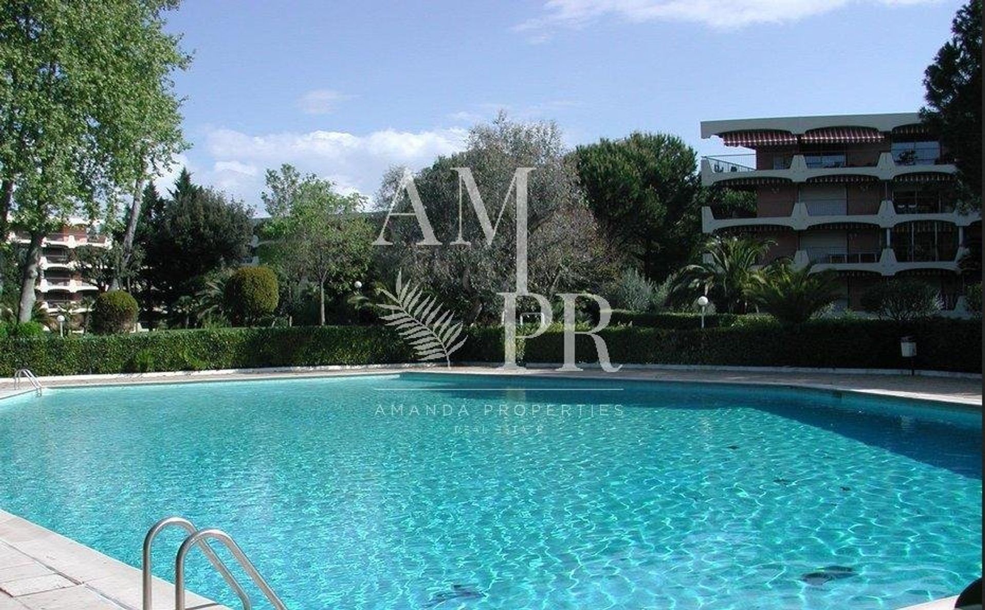 Condominium in Mandelieu-la-Napoule, Provence-Alpes-Côte d'Azur 10701143