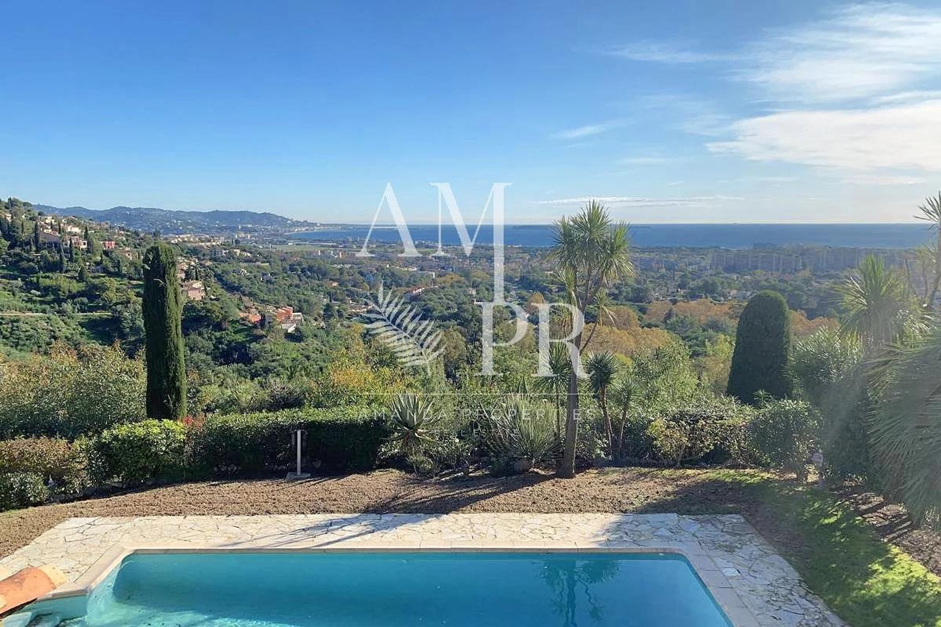 Casa nel Mandelieu-la-Napoule, Provence-Alpes-Côte d'Azur 10701168