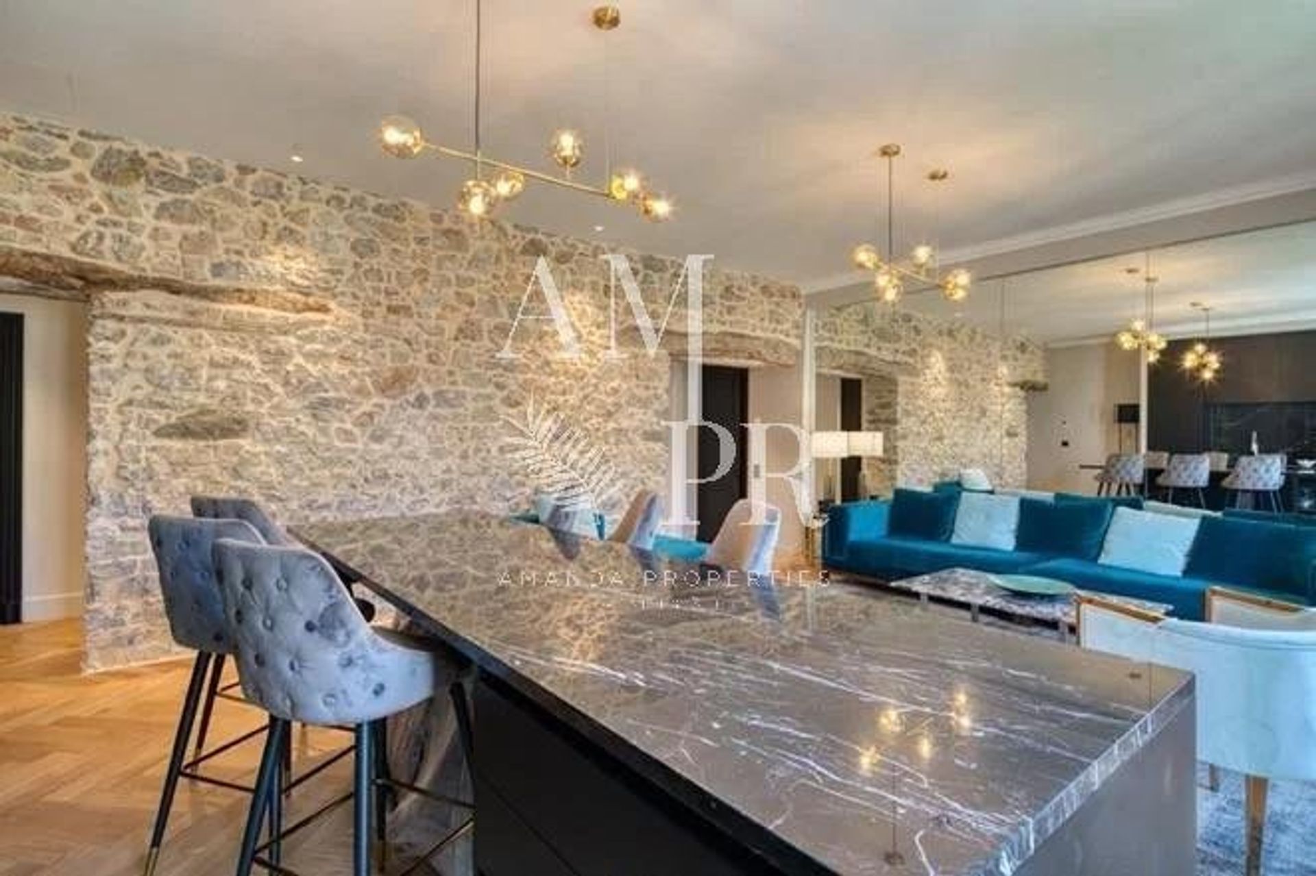 Condominium in Cannes, Provence-Alpes-Côte d'Azur 10701169