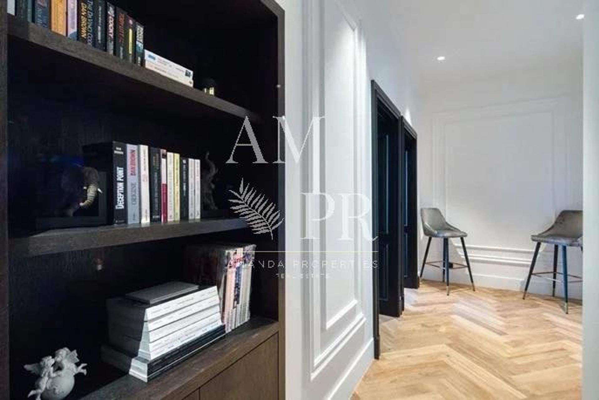 Condominium in Cannes, Provence-Alpes-Côte d'Azur 10701169