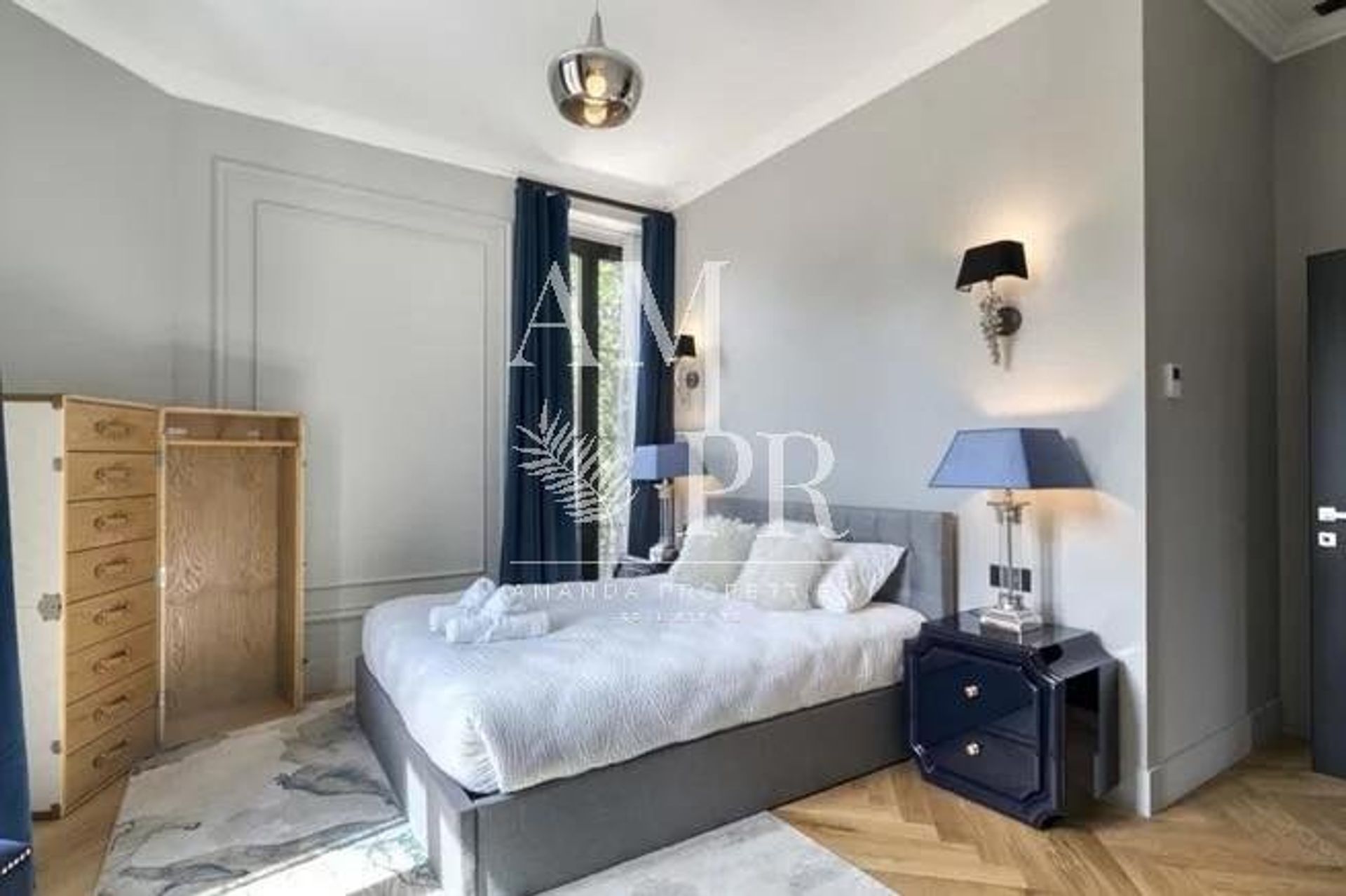 Condominium in Cannes, Provence-Alpes-Côte d'Azur 10701169